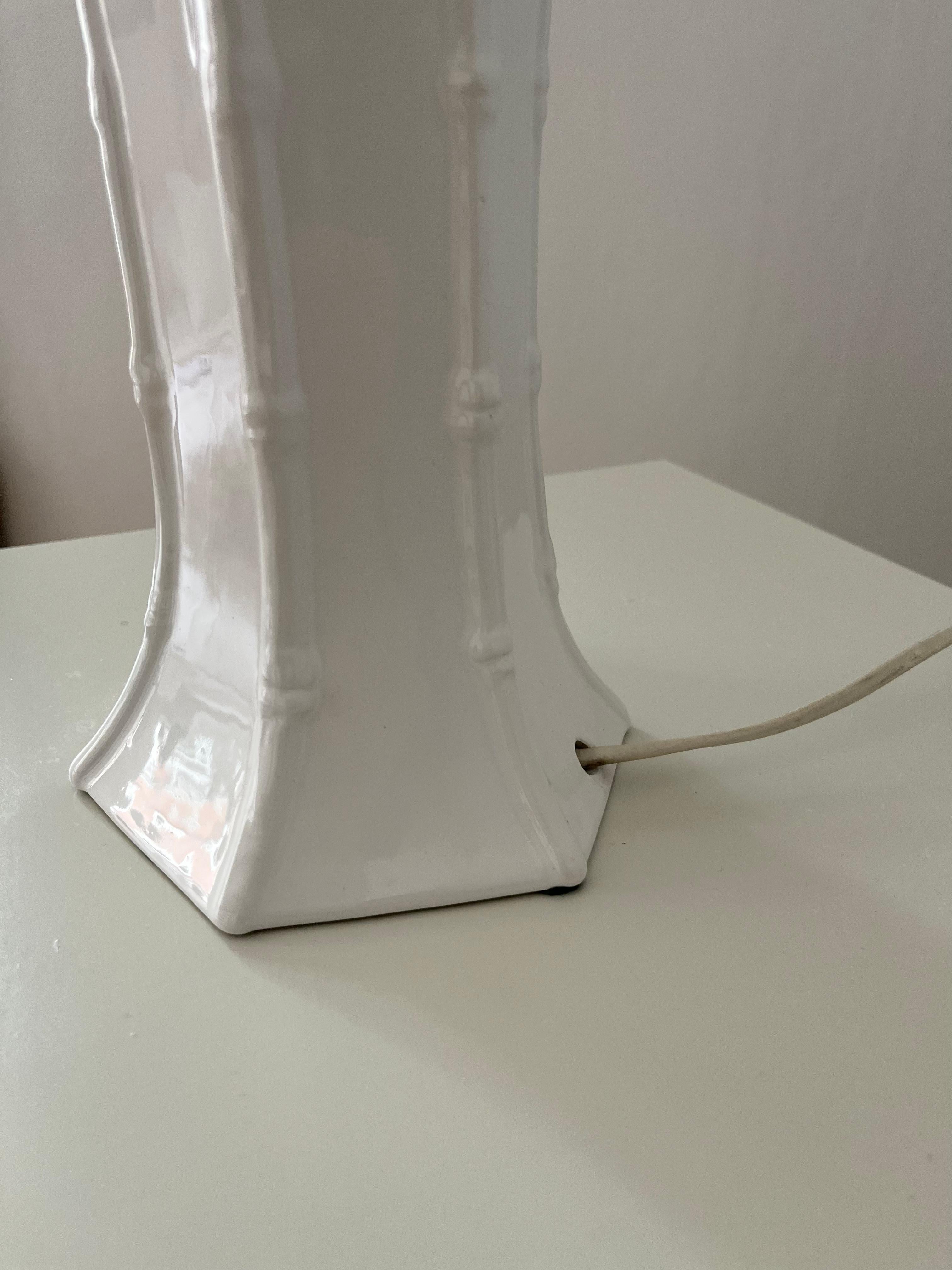 Italian white handmade porcelain table lamp in the shape of bamboo In Good Condition For Sale In Frederiksberg C, DK