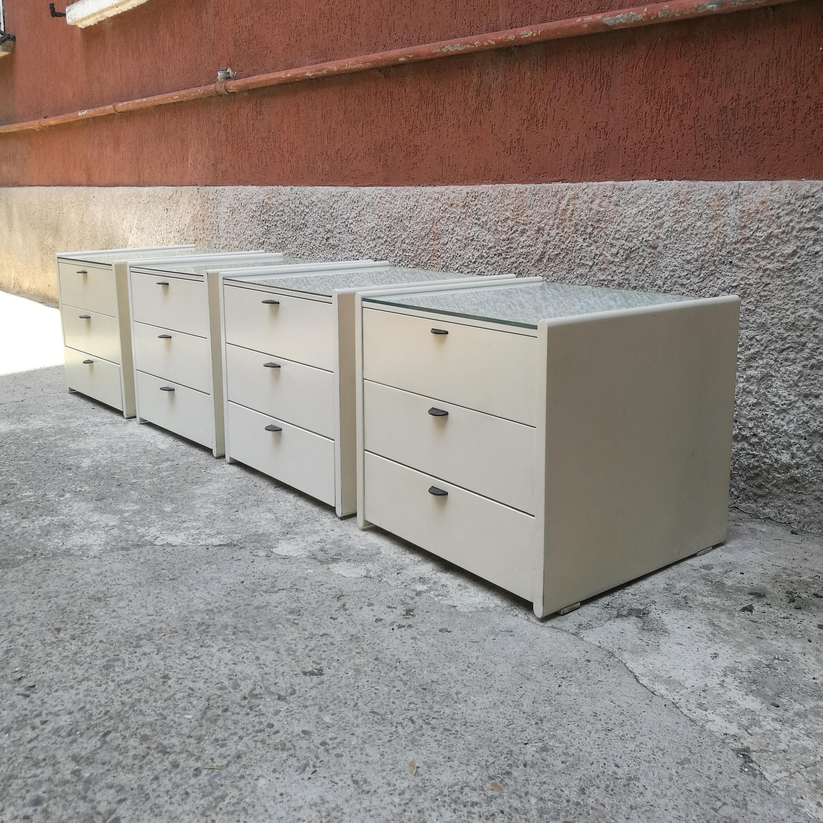 Italian White Lacquared Wood Nightstands, 1960 In Good Condition In MIlano, IT