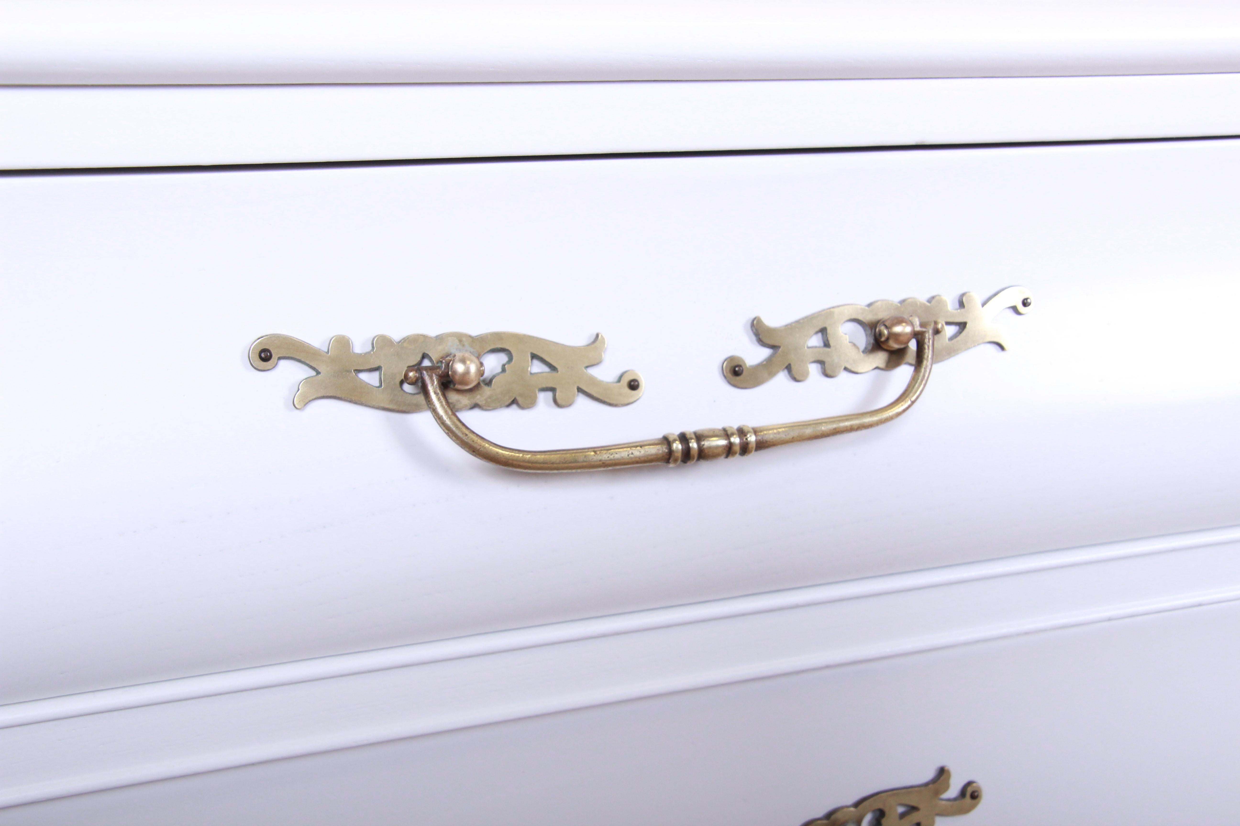 French Provincial Italian White Lacquered Bombay Bedside Chests, Newly Refinished For Sale