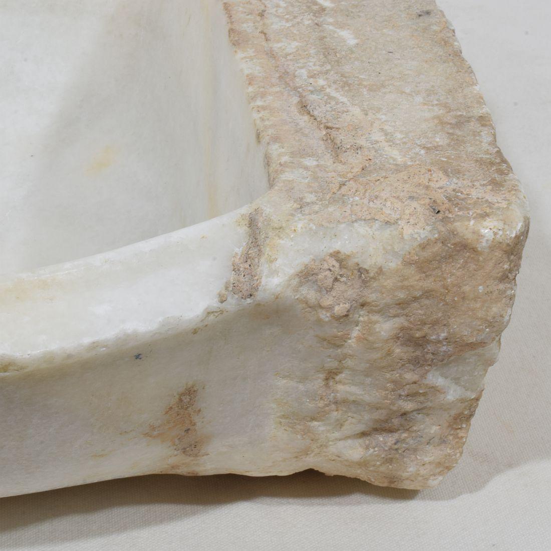 Pila o fregadero italiano de mármol blanco del siglo XVIII 4