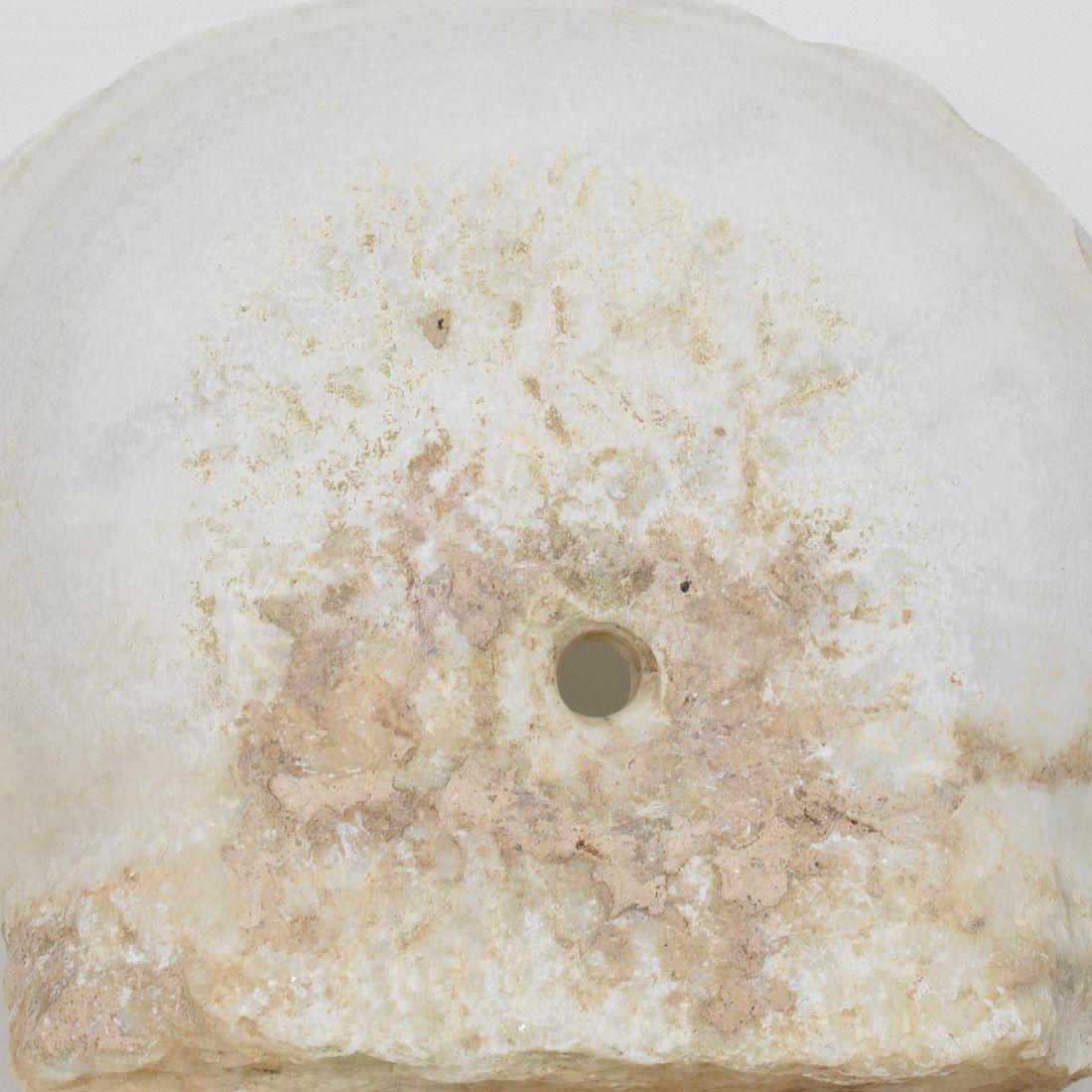 Pila o fregadero italiano de mármol blanco del siglo XVIII 7