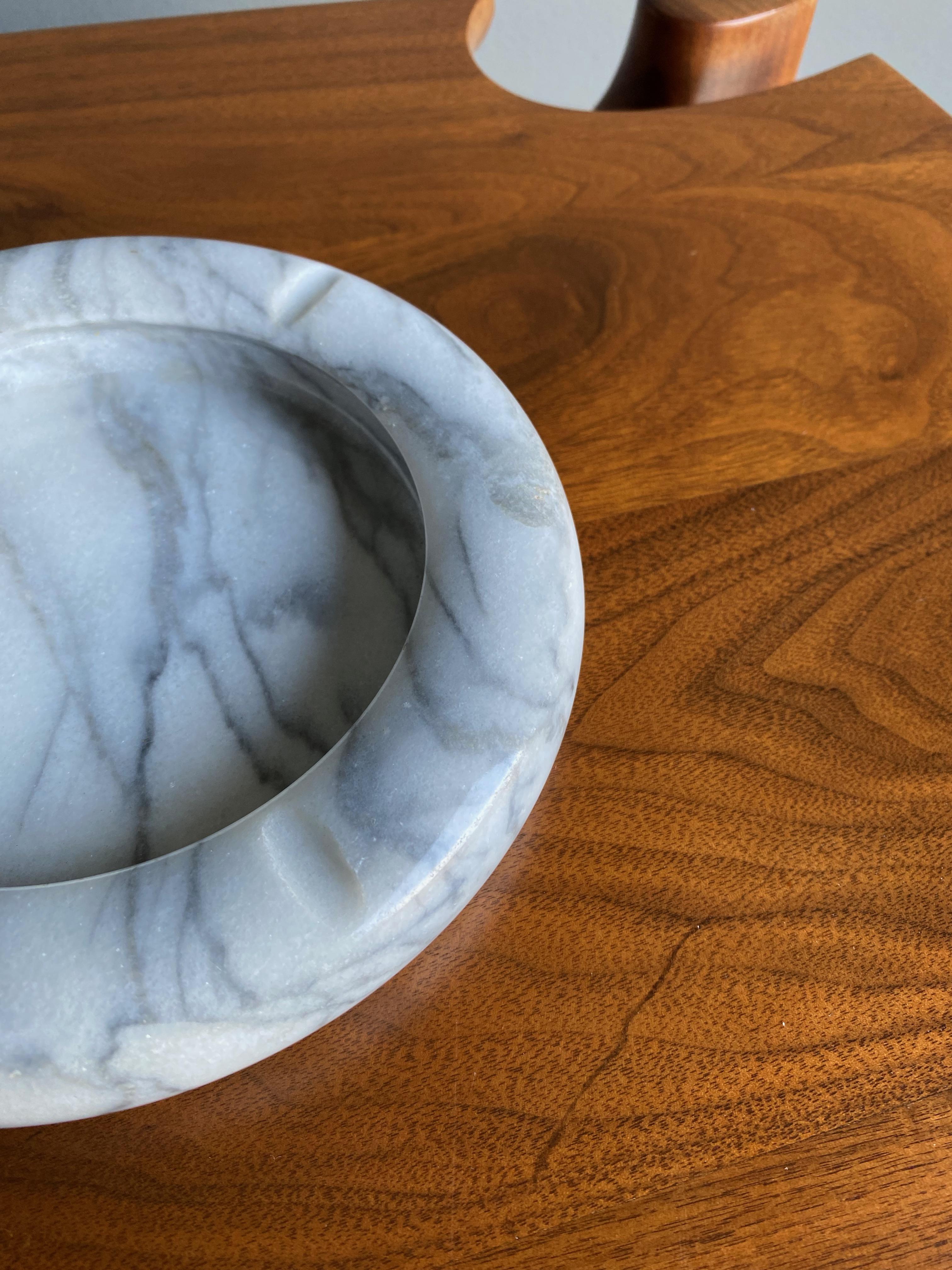 Mid-Century Modern Italian White Marble Bowl / Ashtray, circa 1975 For Sale