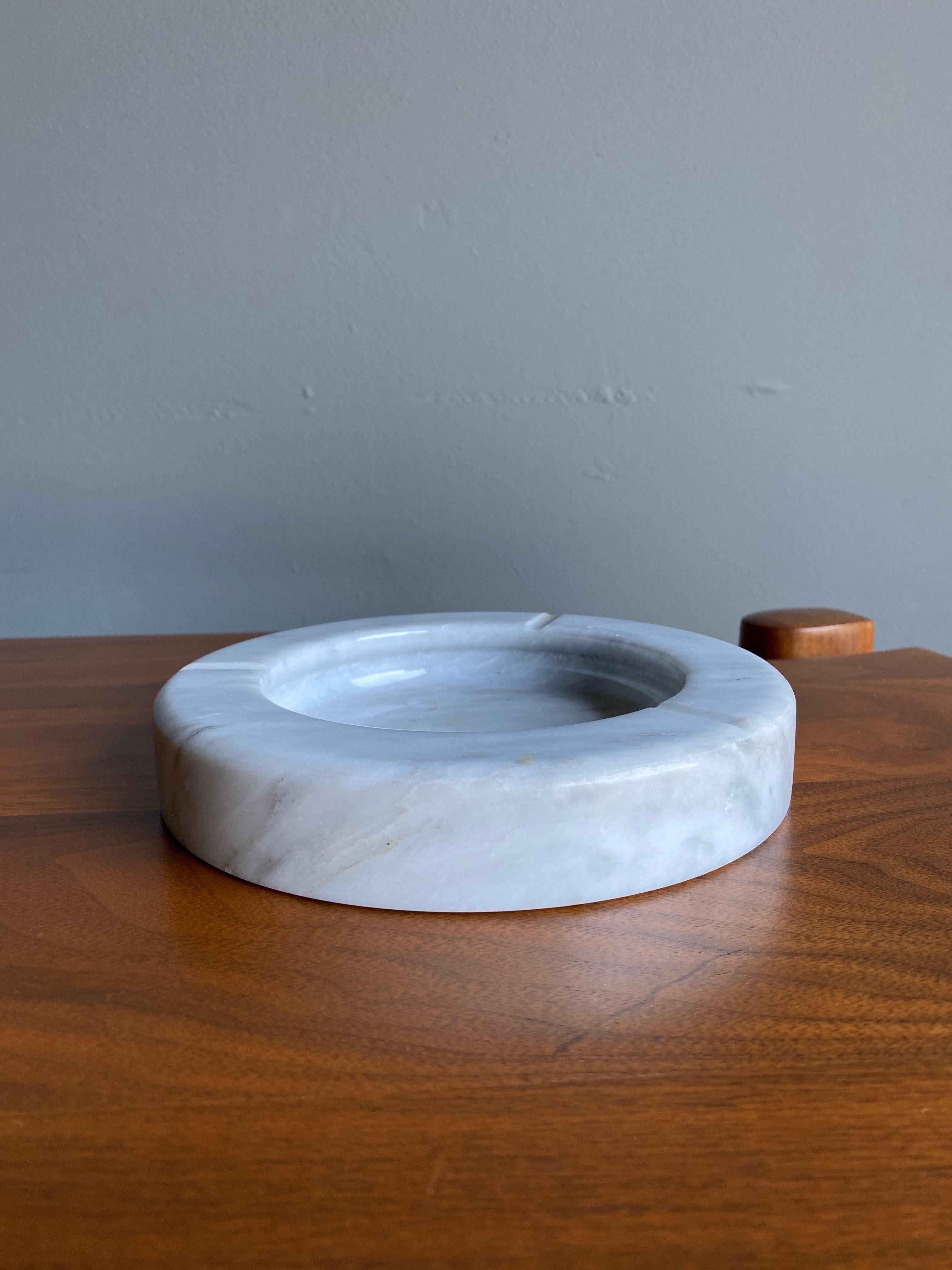 Italian White Marble Bowl / Ashtray, circa 1975 In Good Condition In Costa Mesa, CA