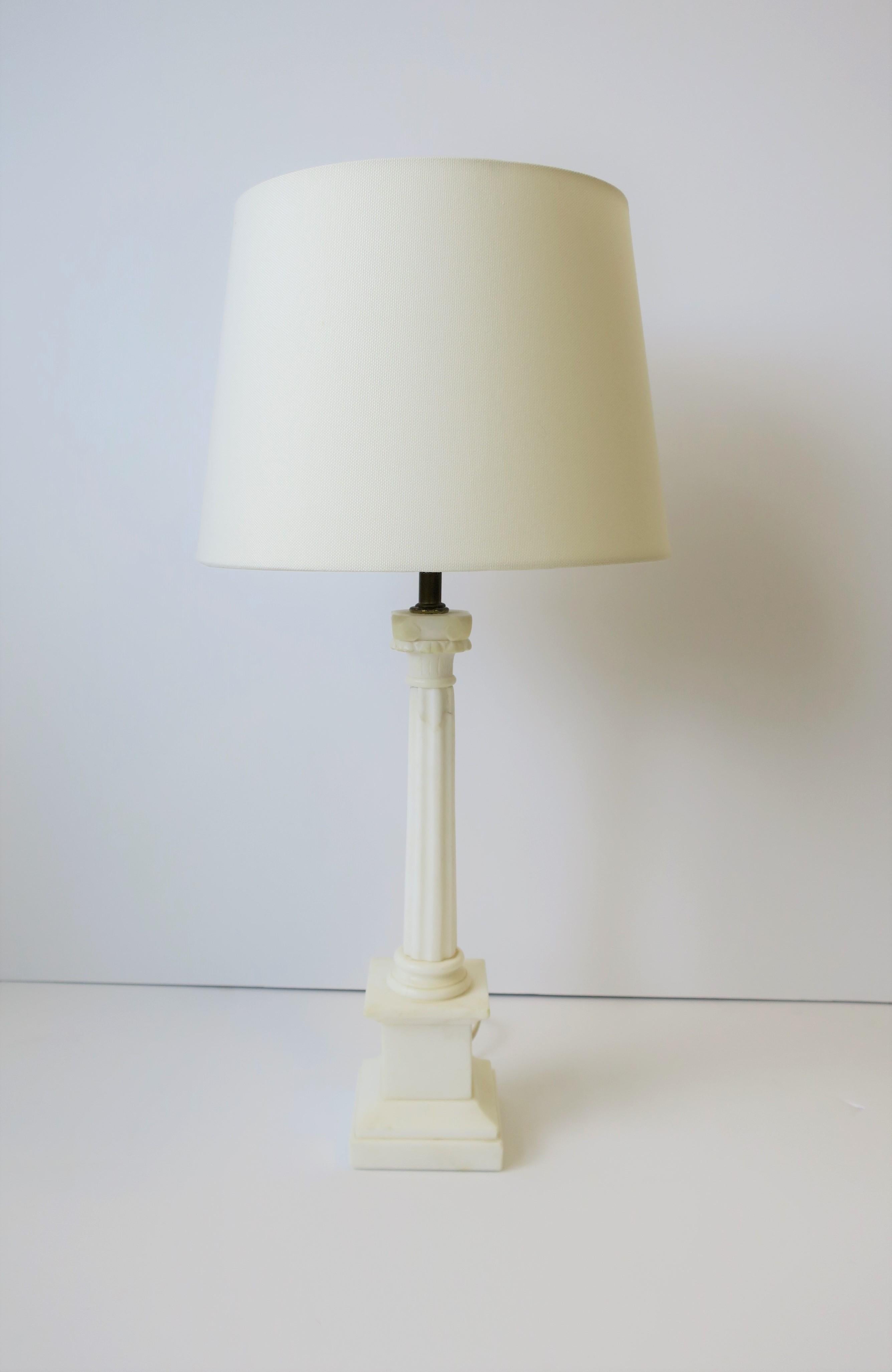 Italian White Marble Column Pillar Neoclassical Style Desk or Table Lamp In Good Condition For Sale In New York, NY