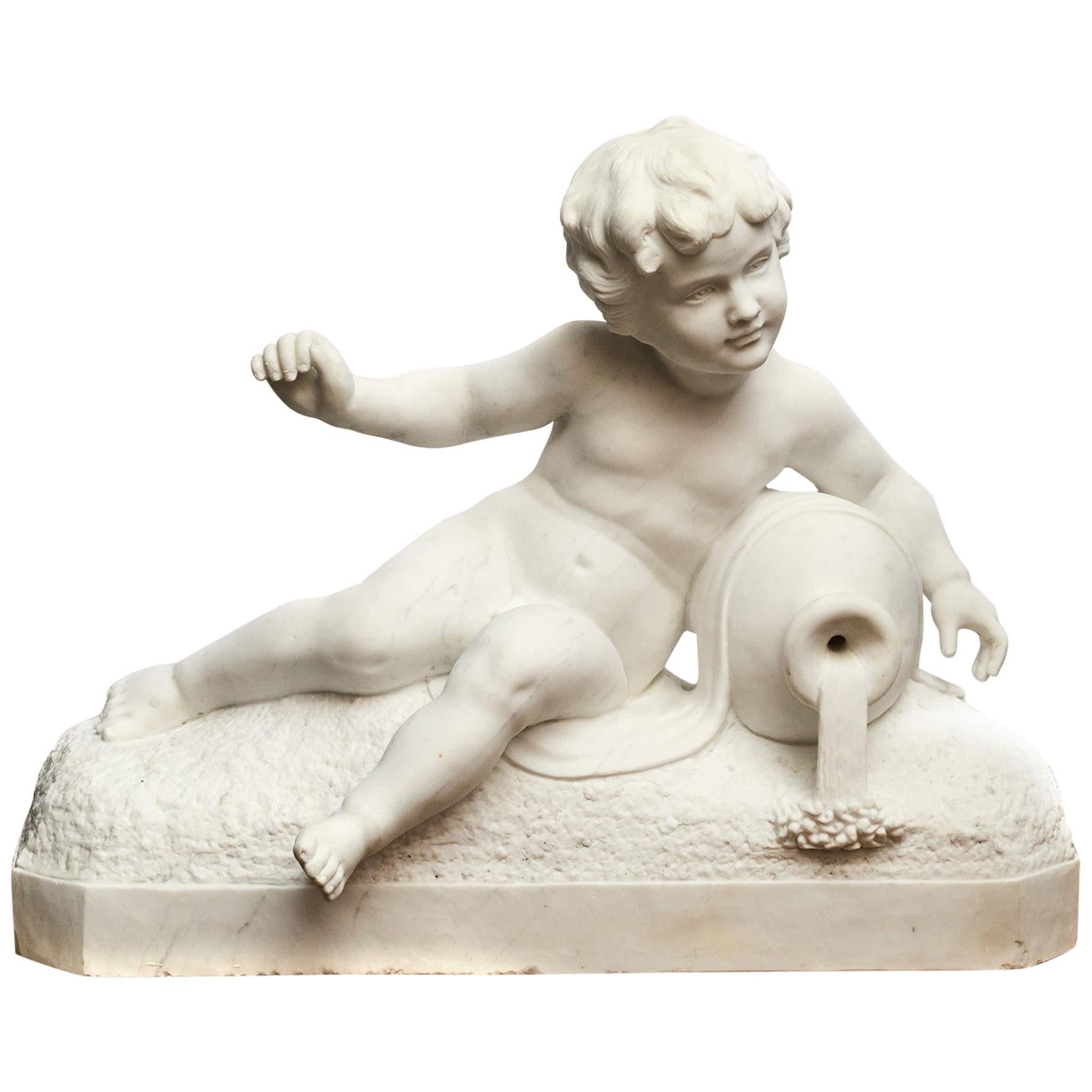 Sculpture italienne en marbre blanc d'un garçon avec un pichet d'eau