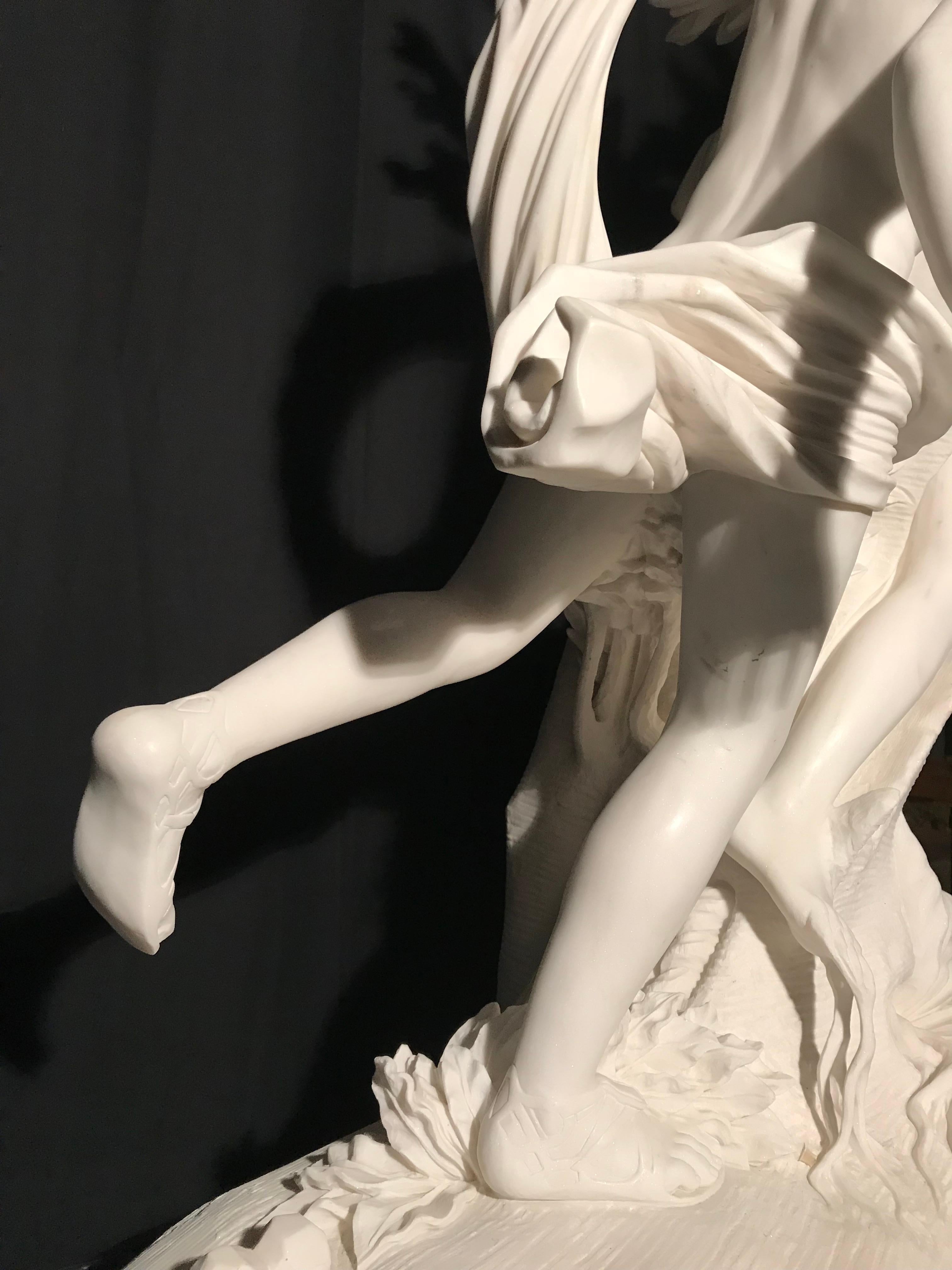 Italian White Marble Sculpture of Apollo and Dafne after Gian Lorenzo Bernini For Sale 7