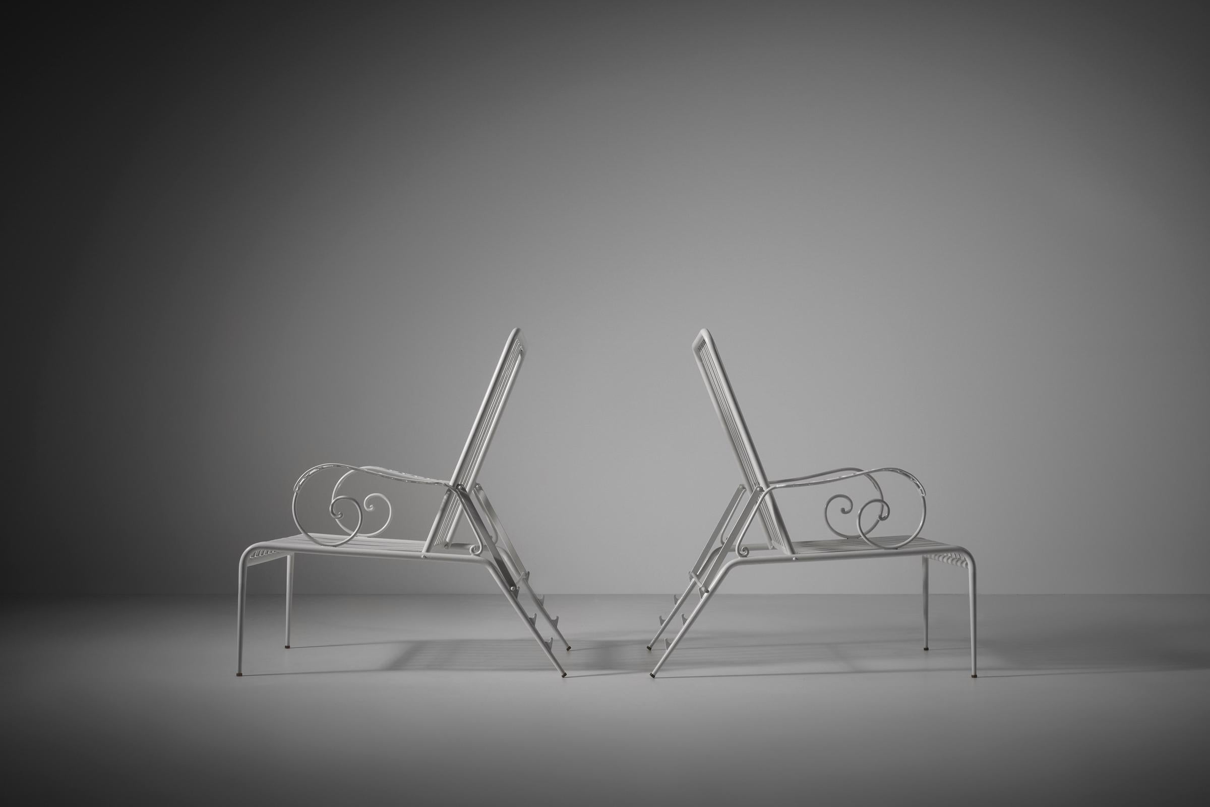 Italian white metal reclining garden chairs, 1950s For Sale 1