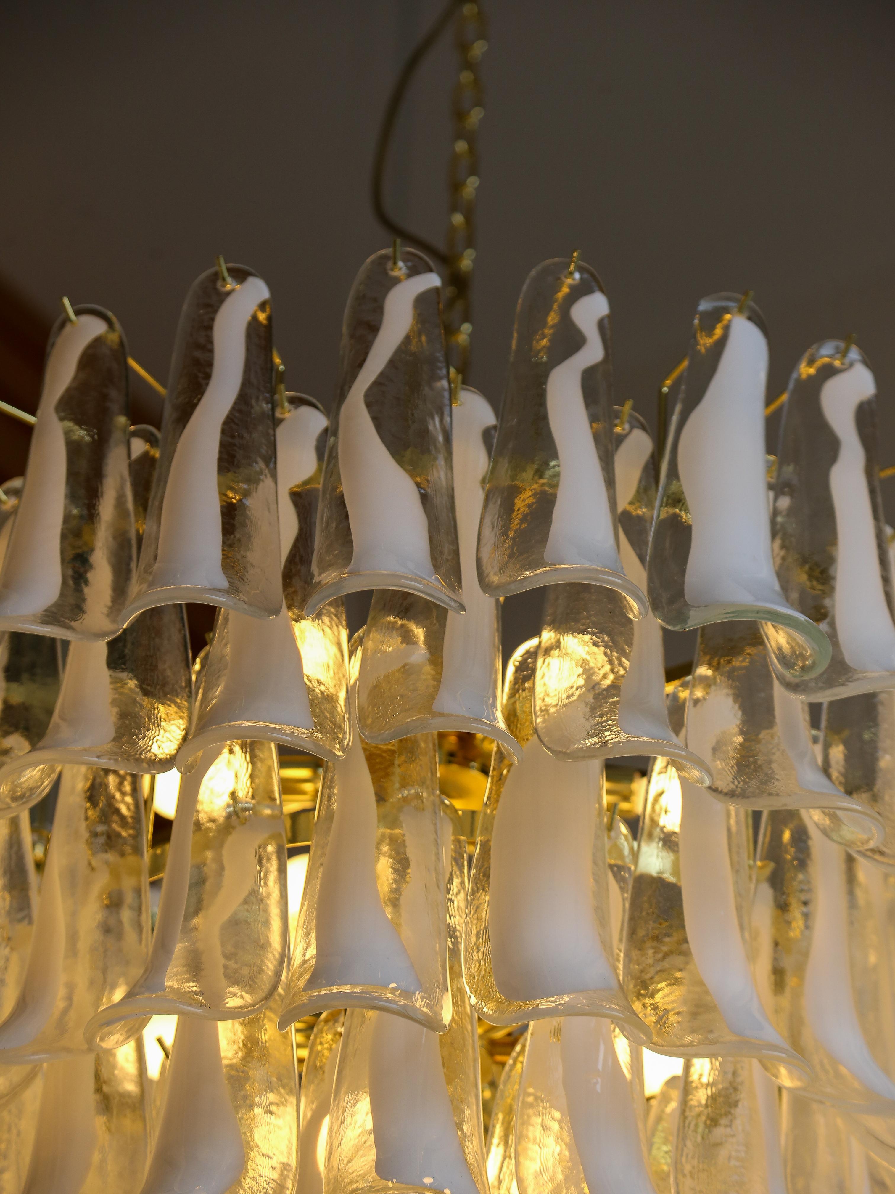 Kronleuchter aus weißem Muranoglas von Lumini Collections (21. Jahrhundert und zeitgenössisch) im Angebot