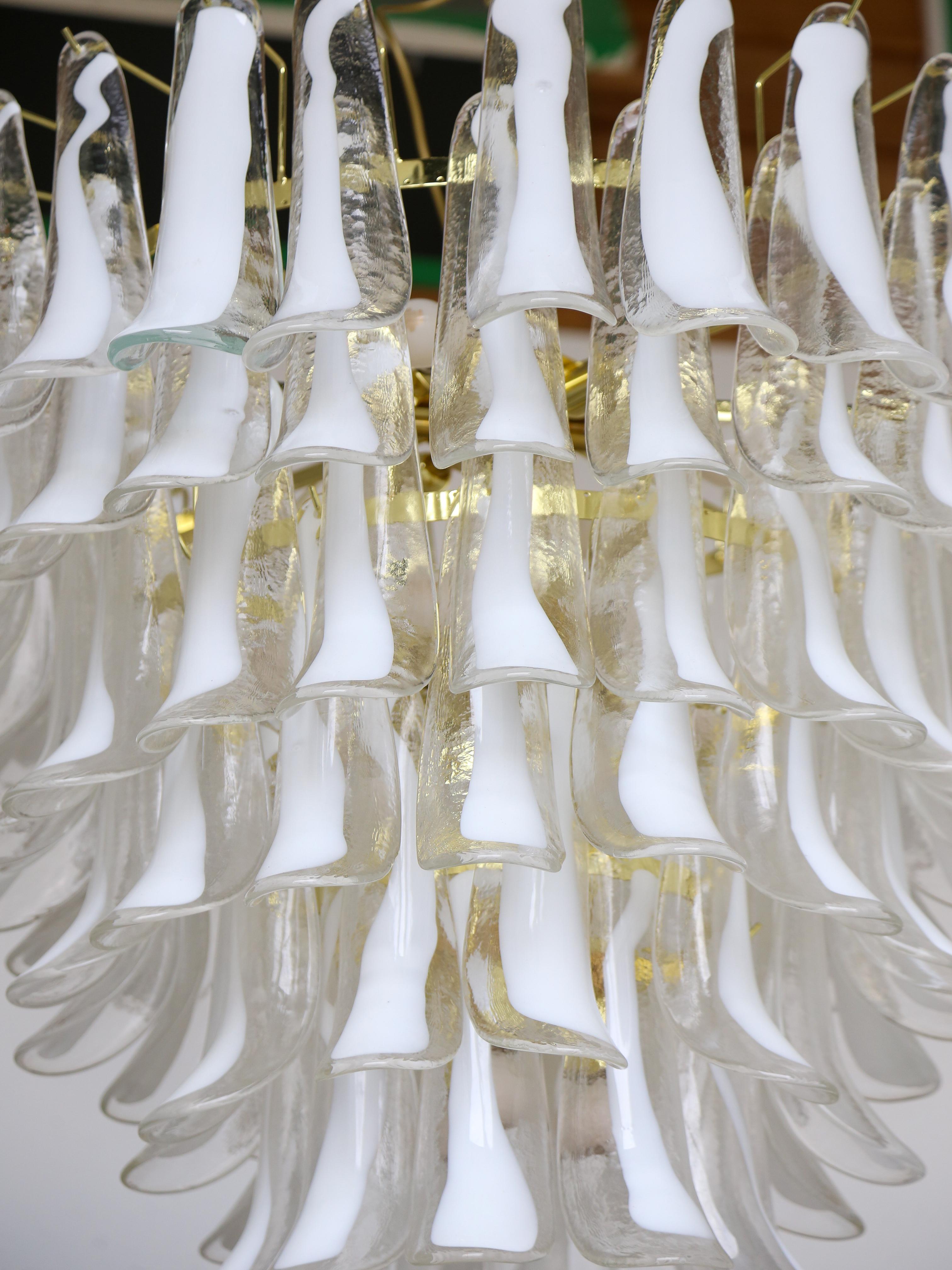 Kronleuchter aus weißem Muranoglas von Lumini Collections im Angebot 2