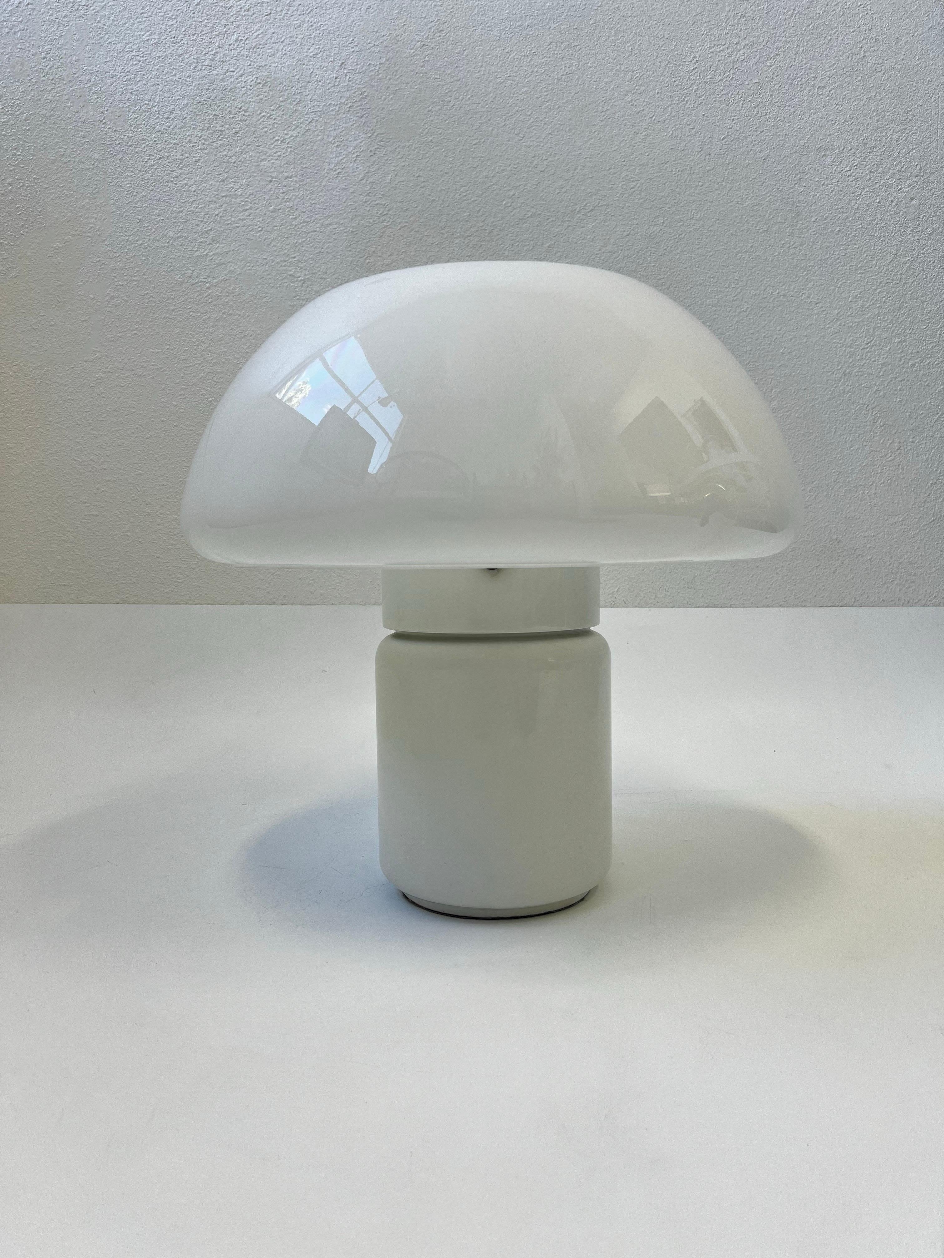 Lámpara de mesa italiana seta blanca 625 de Elio Martinelli Hecho a mano