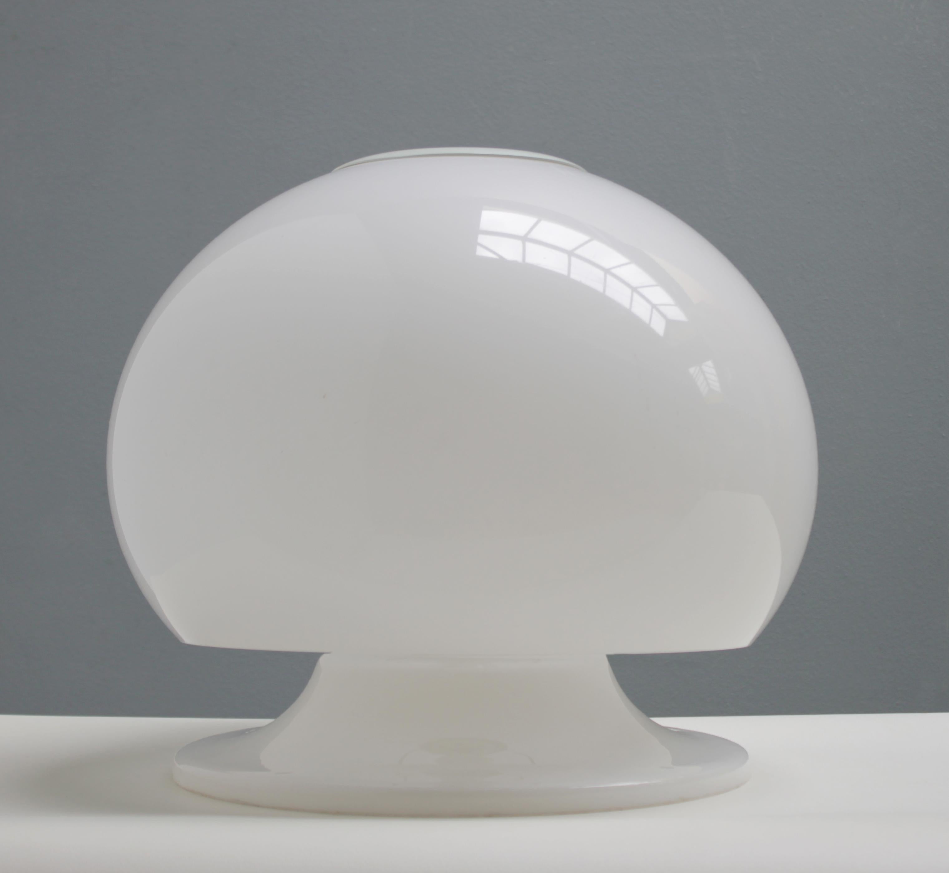 Acrylic Italian White Mushroom Perspex Table Lamp