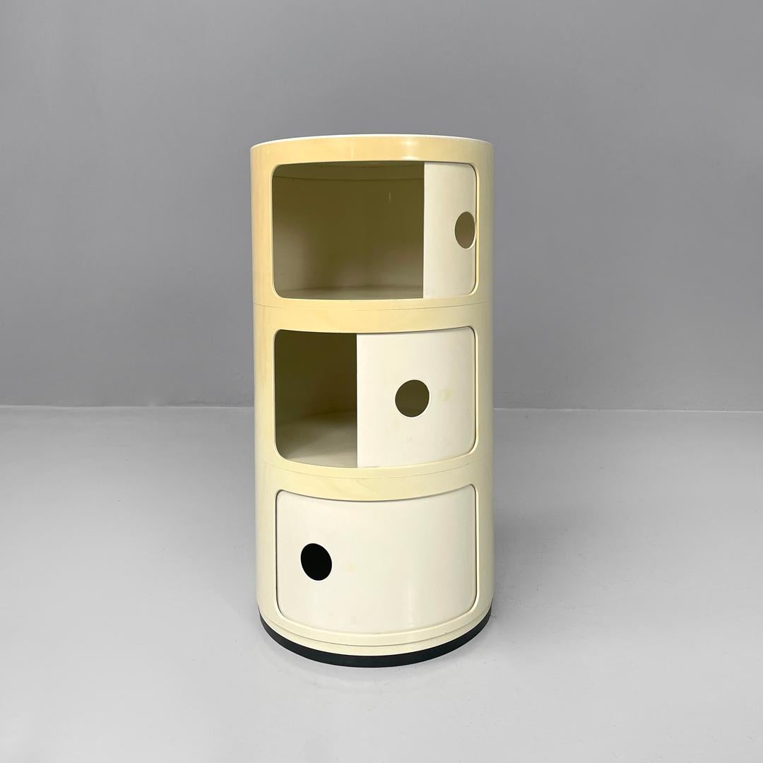 Italian white night stand Componibili Anna Castelli Ferrieri for Kartell, 1970s For Sale 2