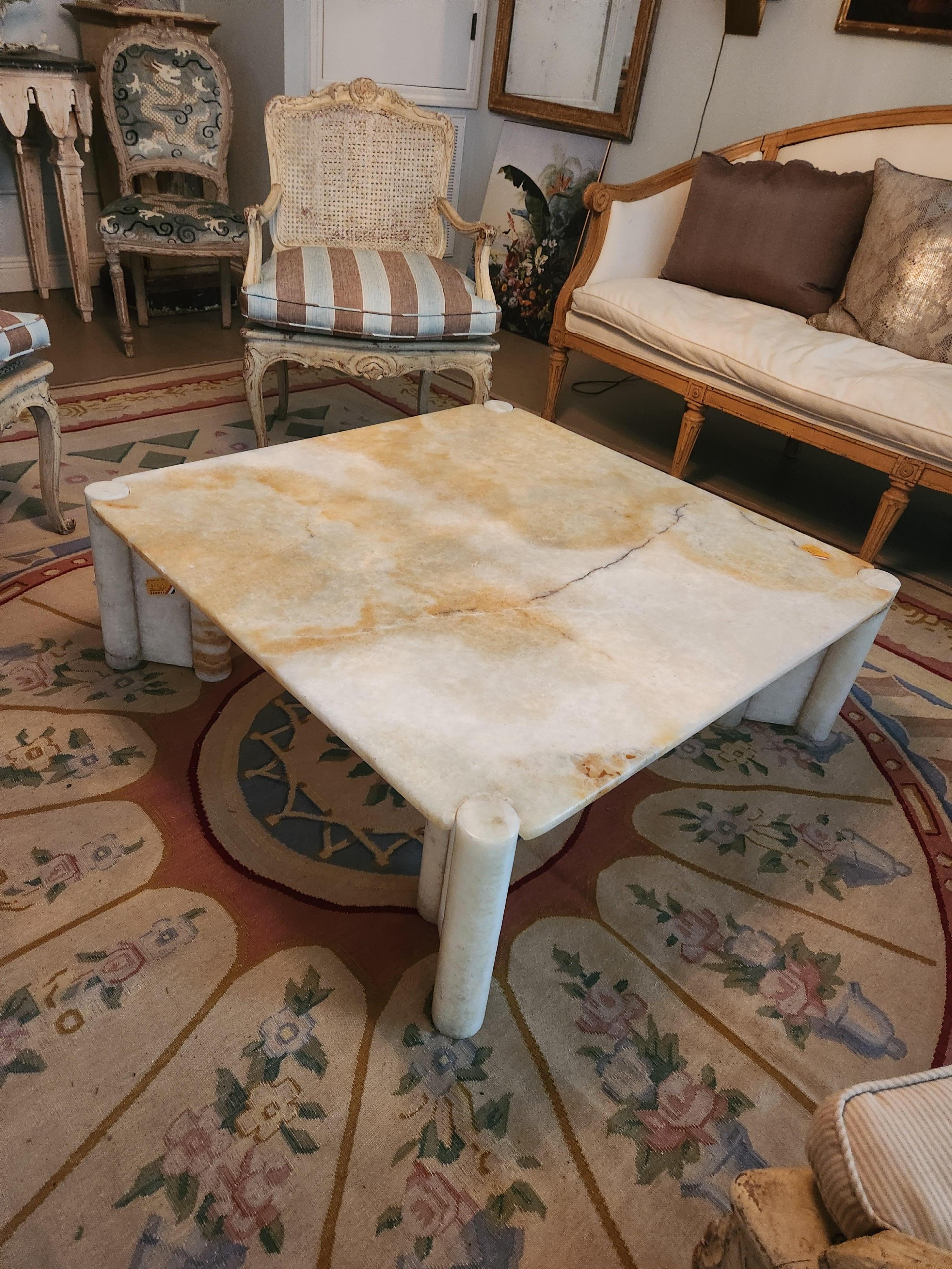 Italian White Onyx Coffee Table In Good Condition For Sale In New Orleans, LA