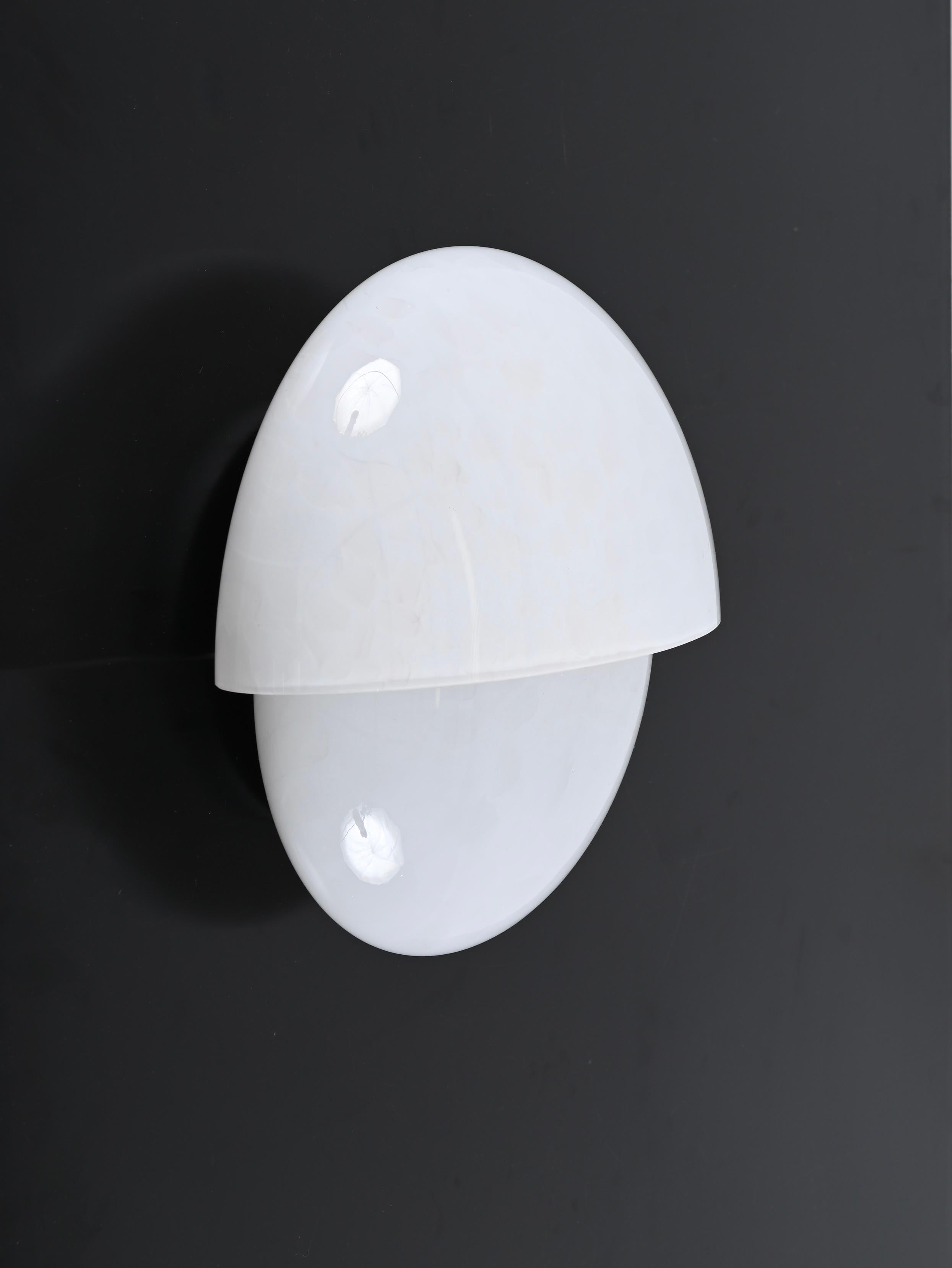 Mid-Century Modern Italian White Opaline Glass Sconce by Zonca, Italy, 1960s For Sale