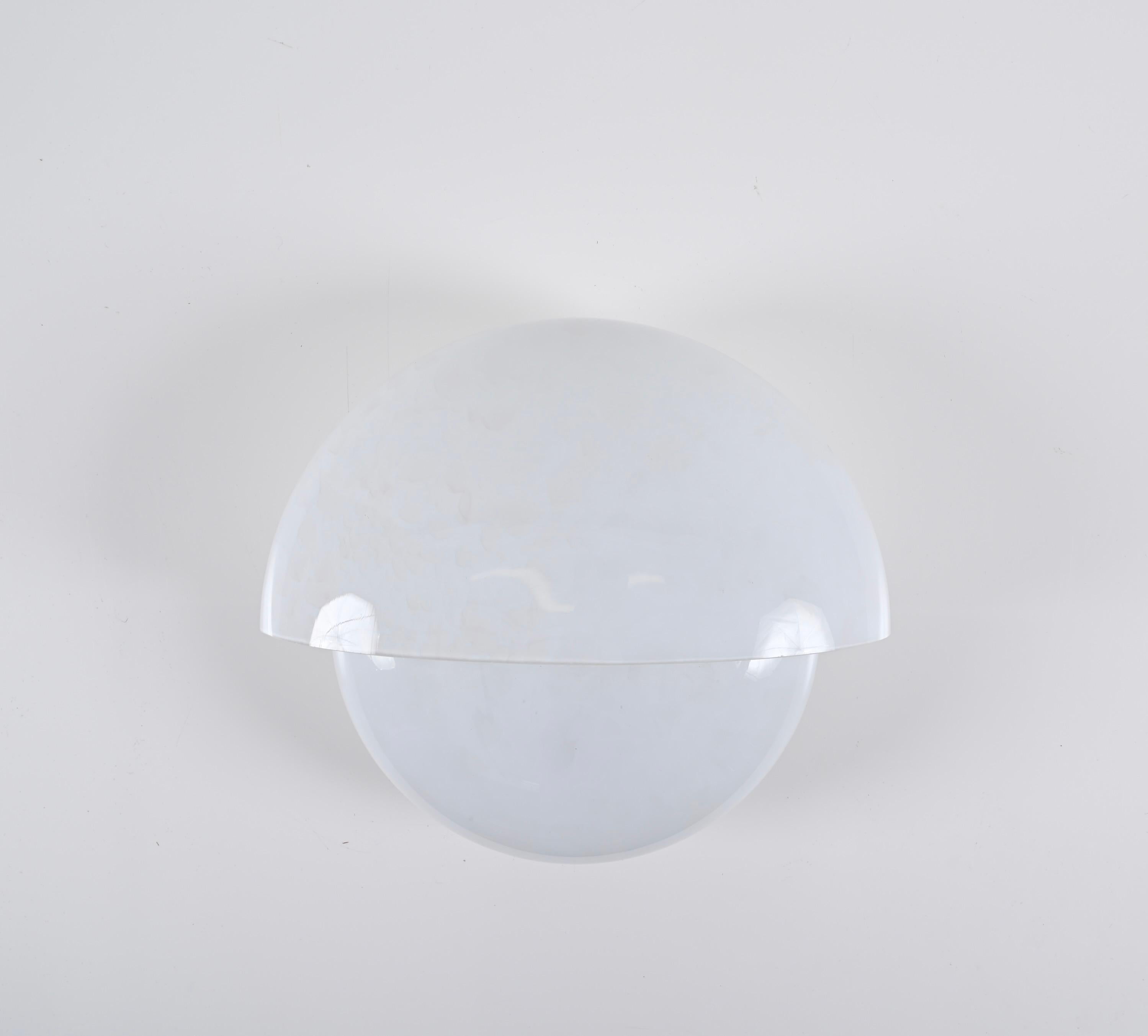 Italian White Opaline Glass Sconce by Zonca, Italy, 1960s In Good Condition For Sale In Roma, IT