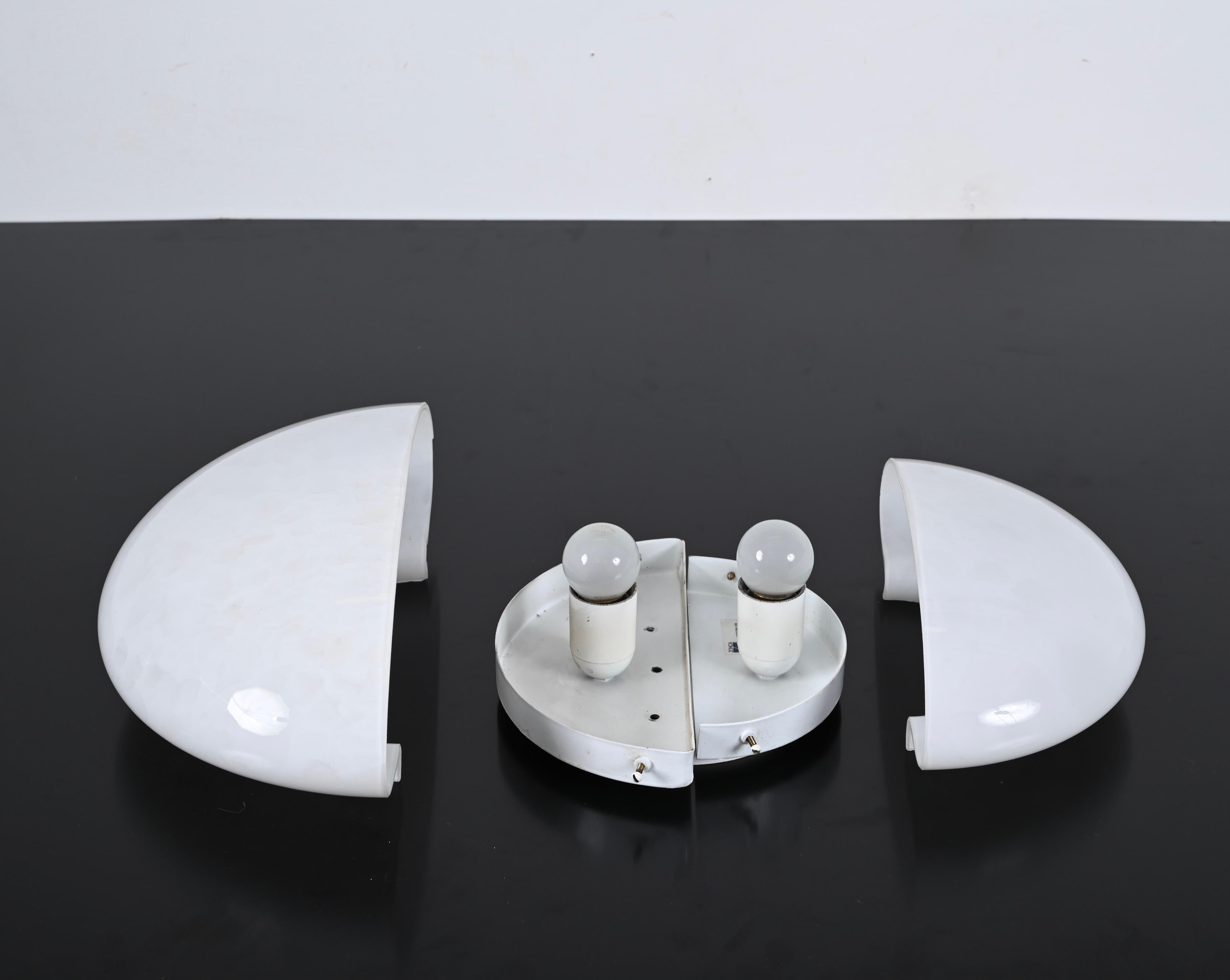 Italian White Opaline Glass Sconce by Zonca, Italy, 1960s For Sale 1