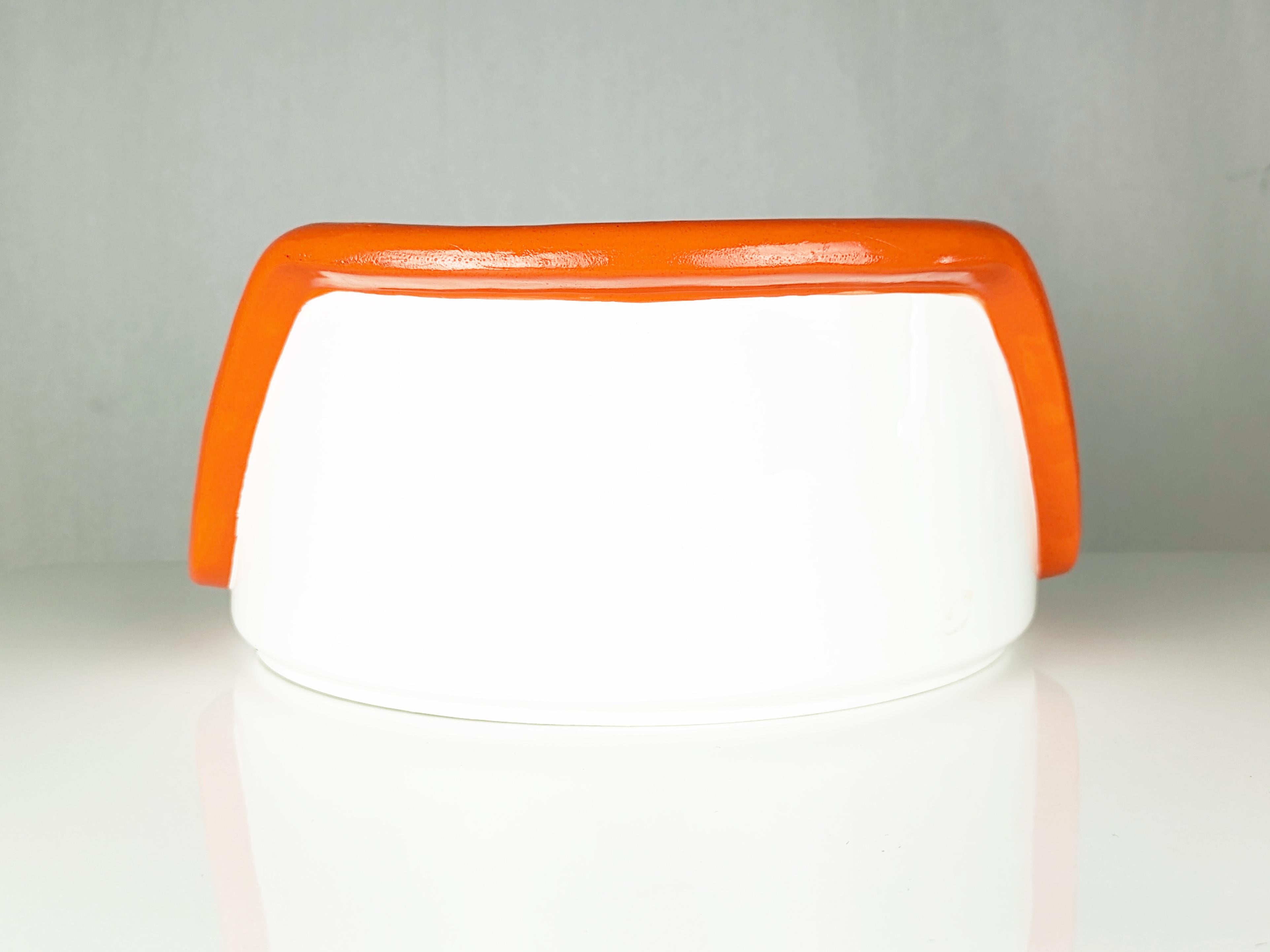 Set di 3 contenitori da tavola in ceramica italiana bianca e arancione degli anni '70 in vendita 3