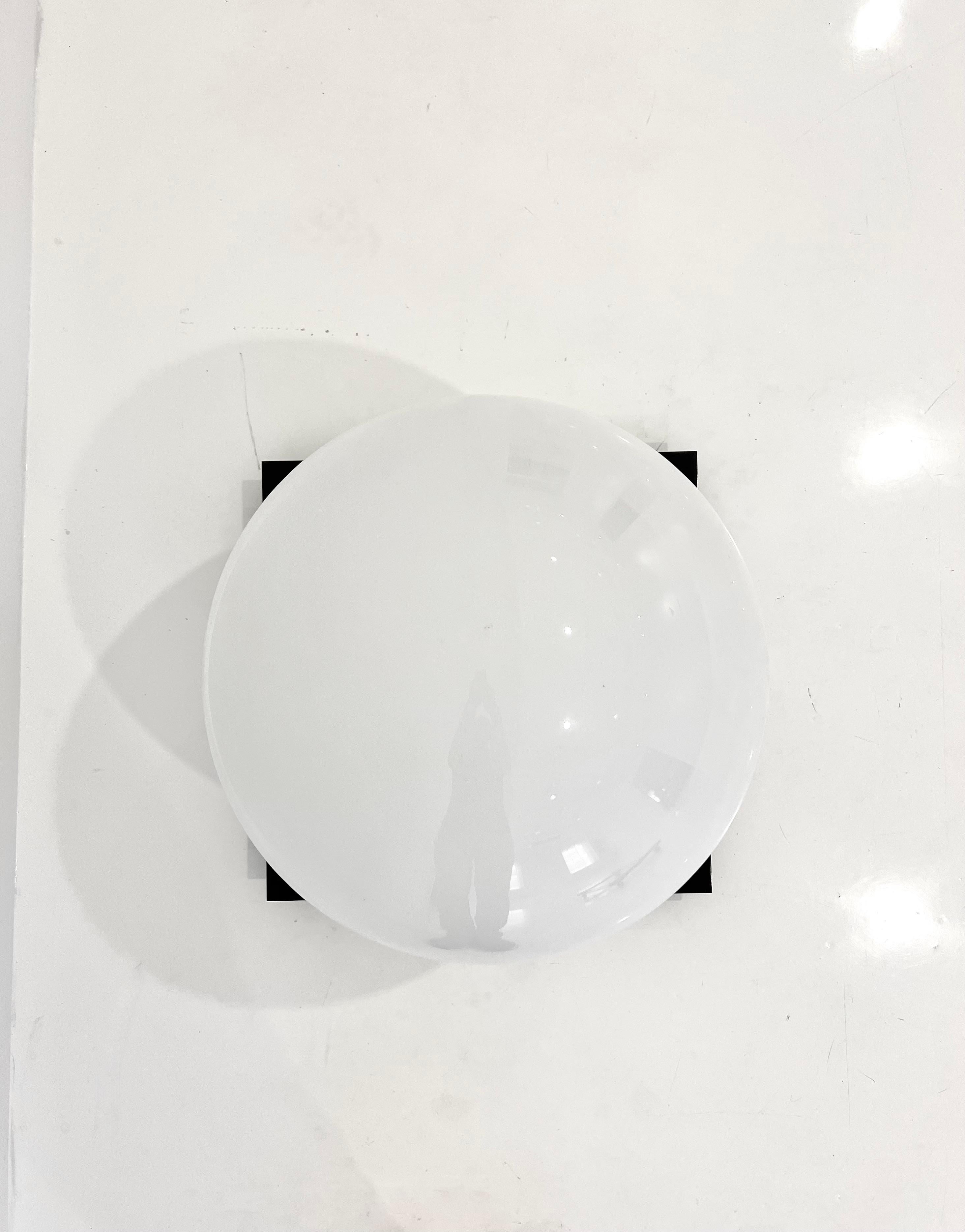 XX secolo Lampada da terra italiana Whiting a forma di globo in vendita