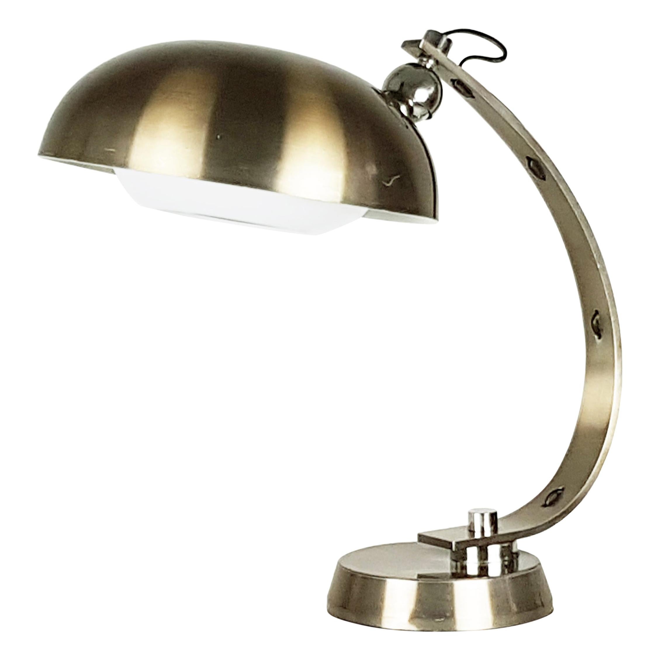 Lampe de table italienne des années 1960 peinte en blanc et en aluminium anodisé avec finition en bronze