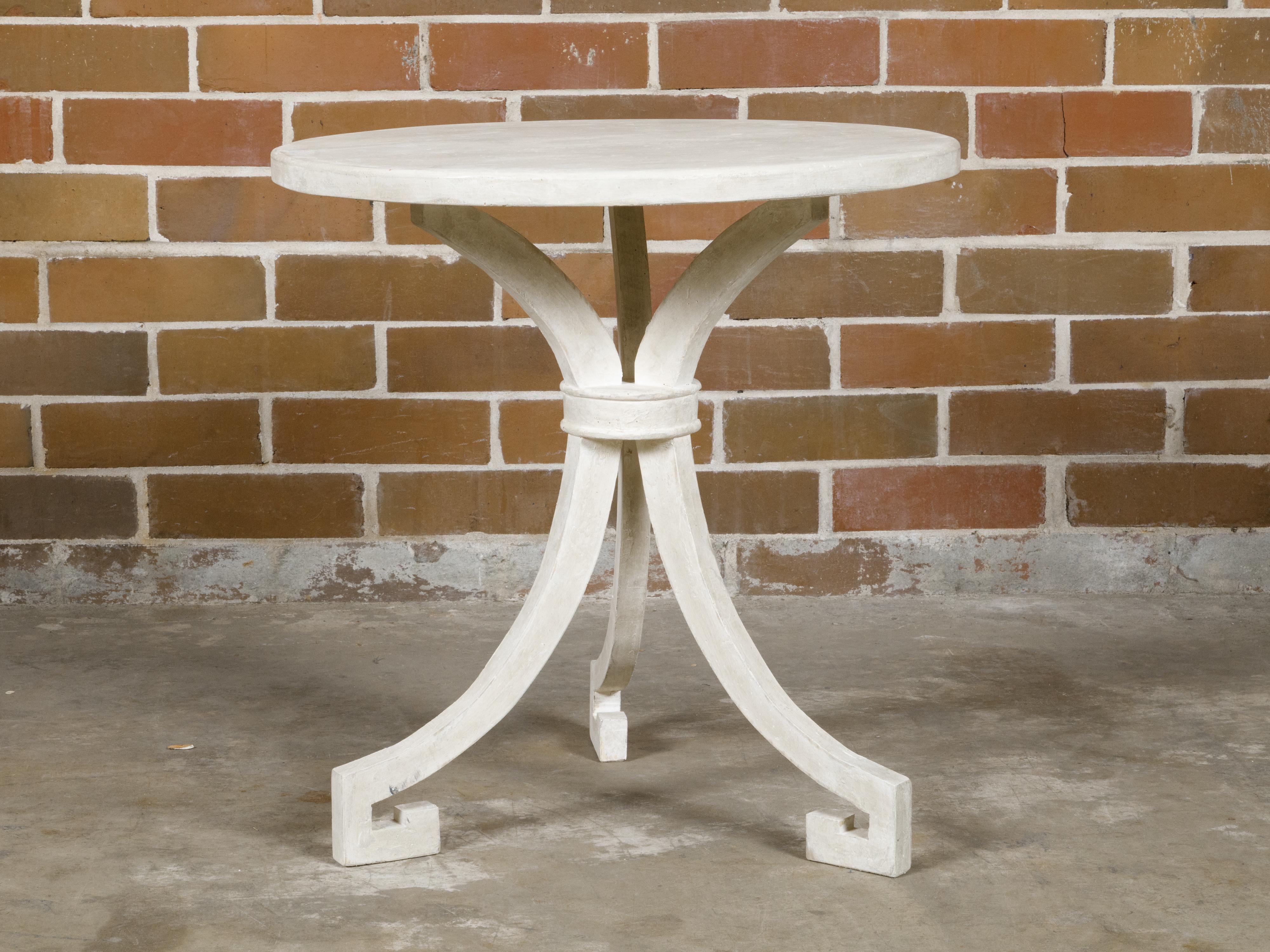 Italian White Painted Round Top Side Table with Tripod Scrolling Legs, Vintage For Sale 4