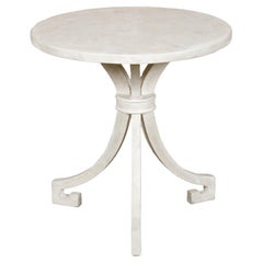 Tavolino italiano con piano rotondo dipinto di bianco e gambe a treppiede, Vintage