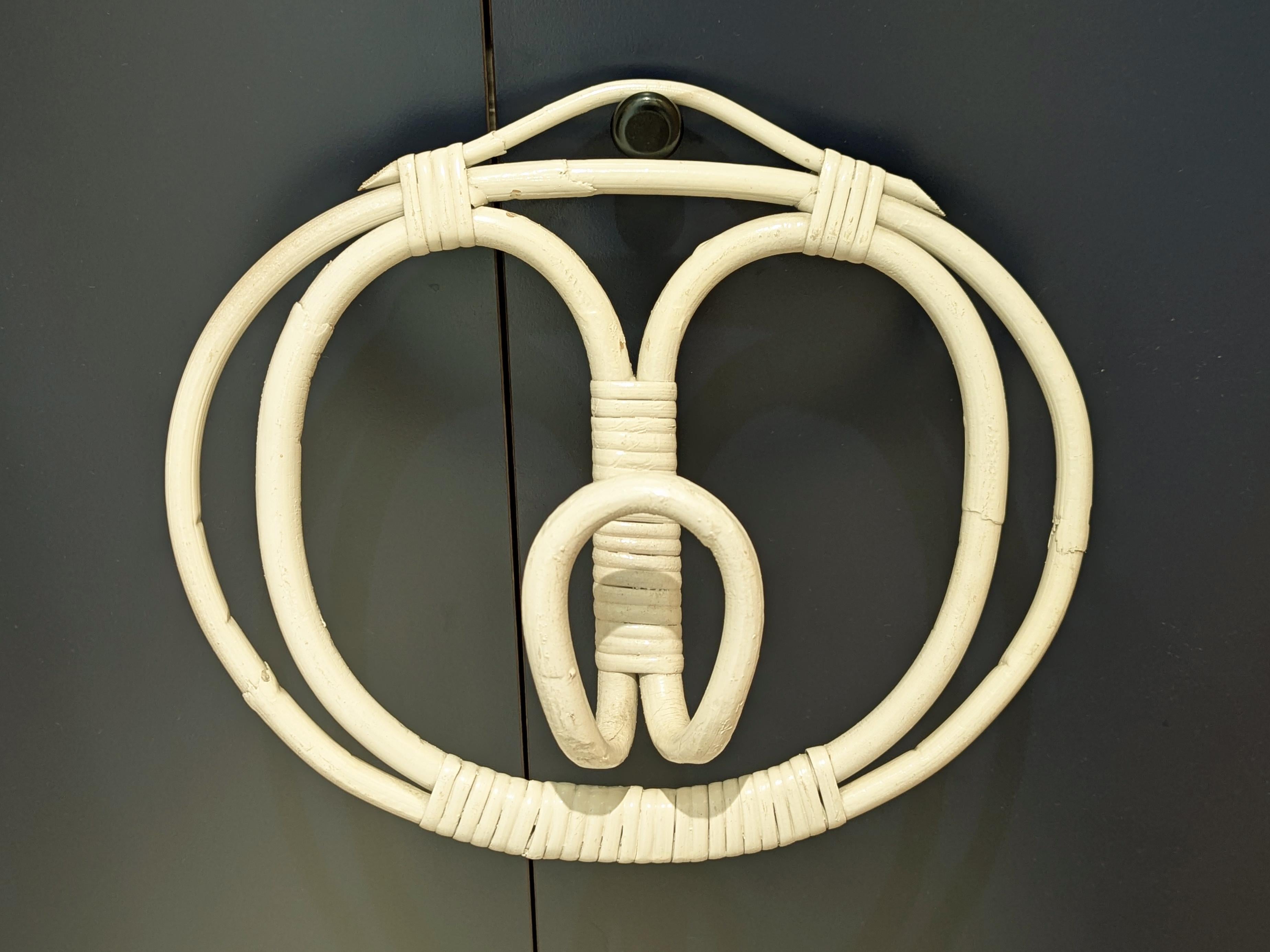 Italienischer Garderobenständer aus weiß lackiertem Binsenholz von Franca Helg für Vittorio Bonacina, 1961 (Moderne der Mitte des Jahrhunderts) im Angebot