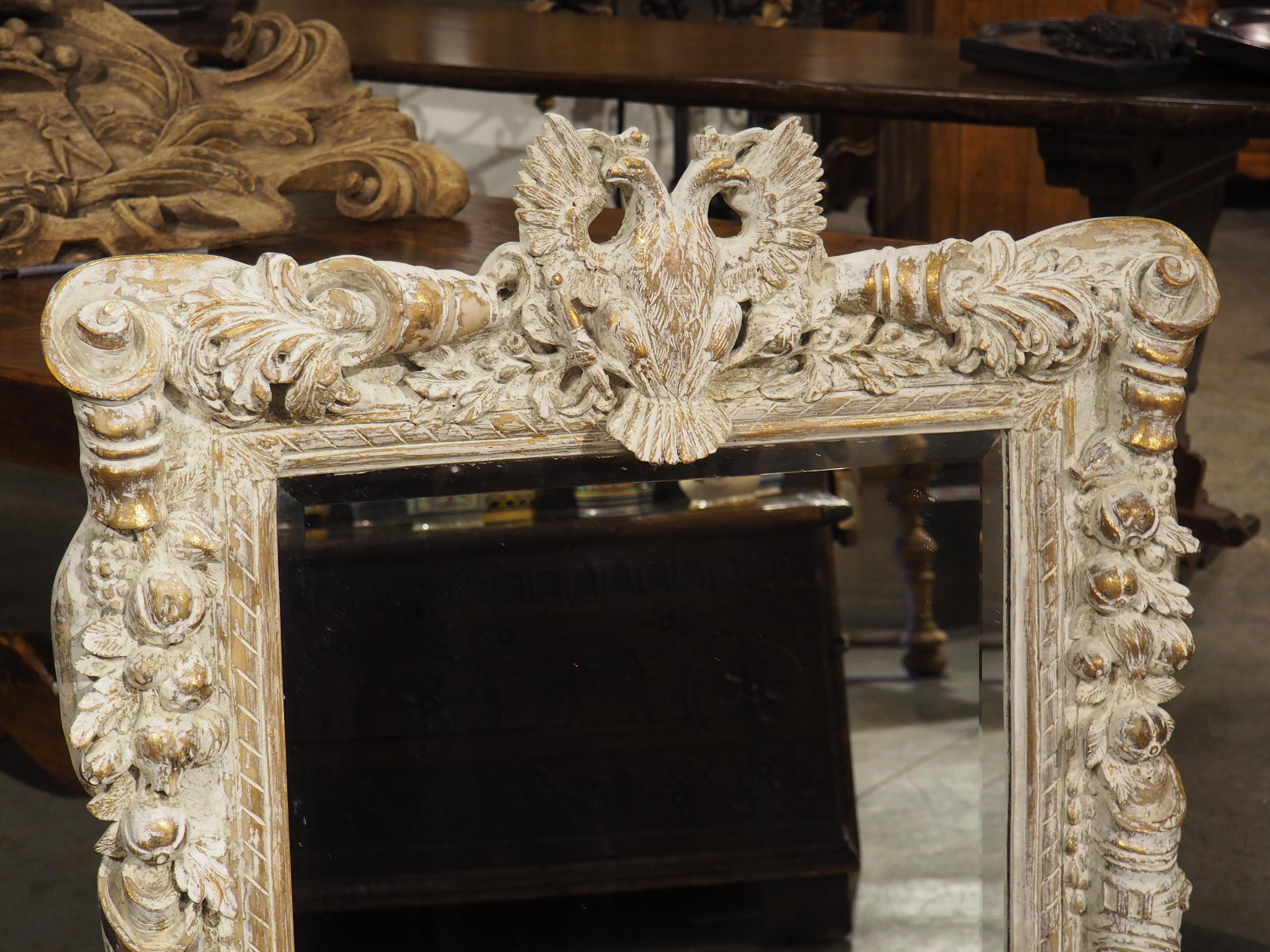 Miroir italien à composition de feuilles blanches avec cartouche d'aigle double, 20e siècle en vente 8