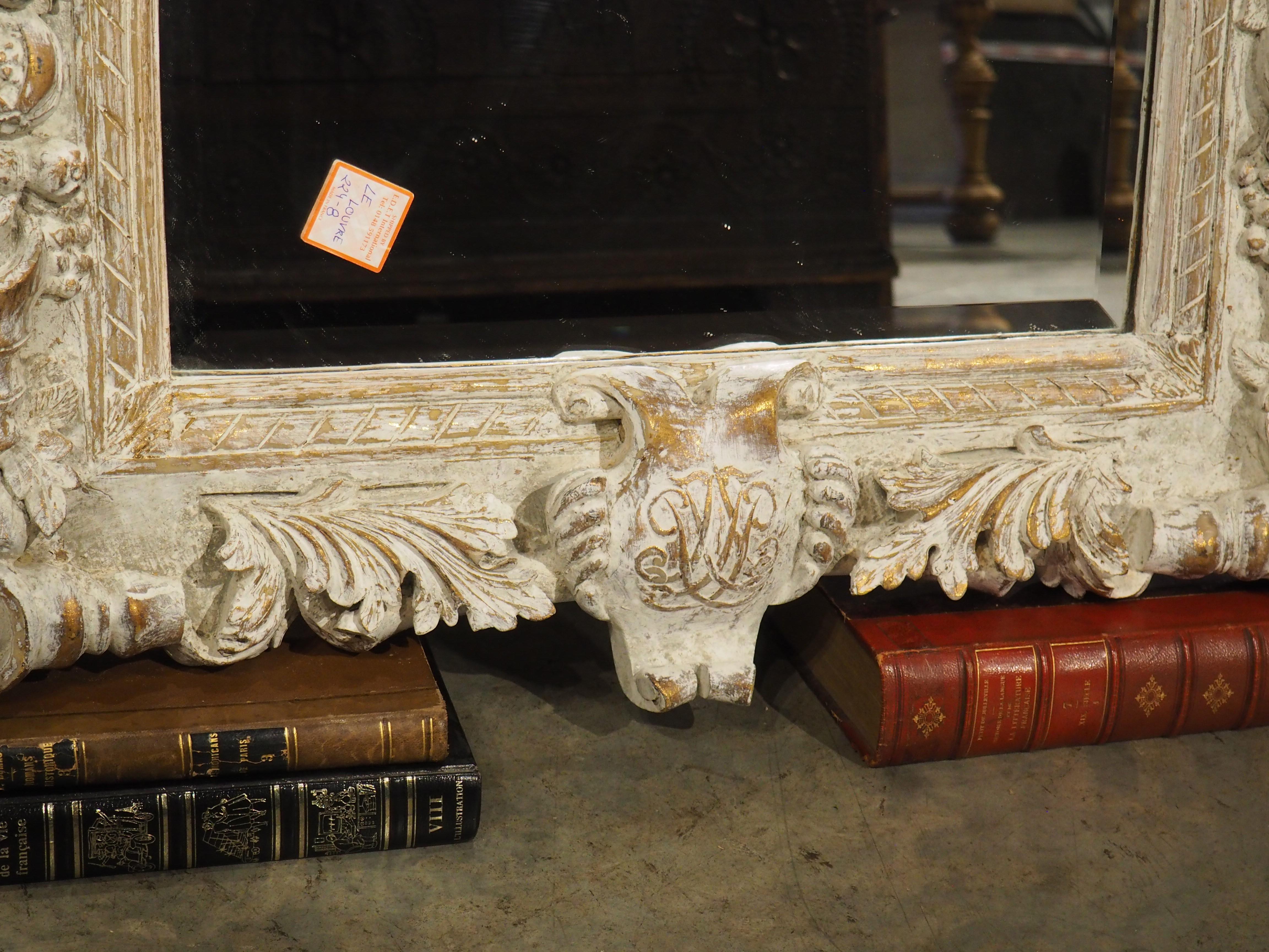 Miroir italien à composition de feuilles blanches avec cartouche d'aigle double, 20e siècle en vente 9