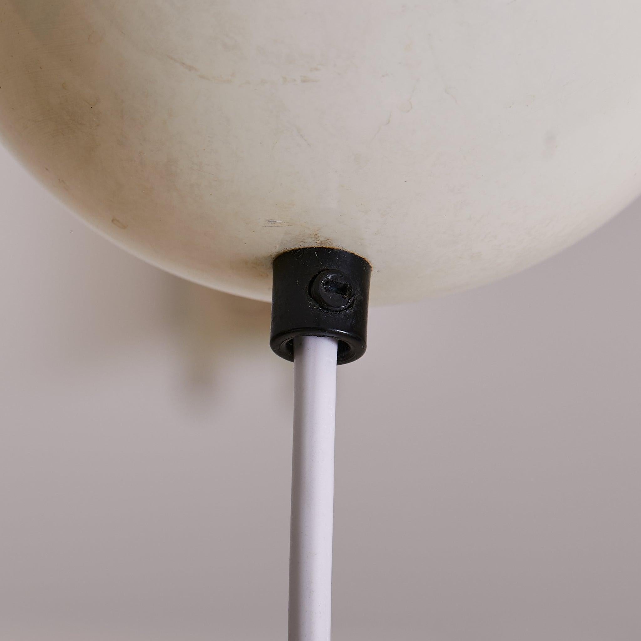 Italienische Pendelleuchte aus weißem, gelochtem Metall von Pruluce Vicenza, 1970er Jahre im Angebot 4