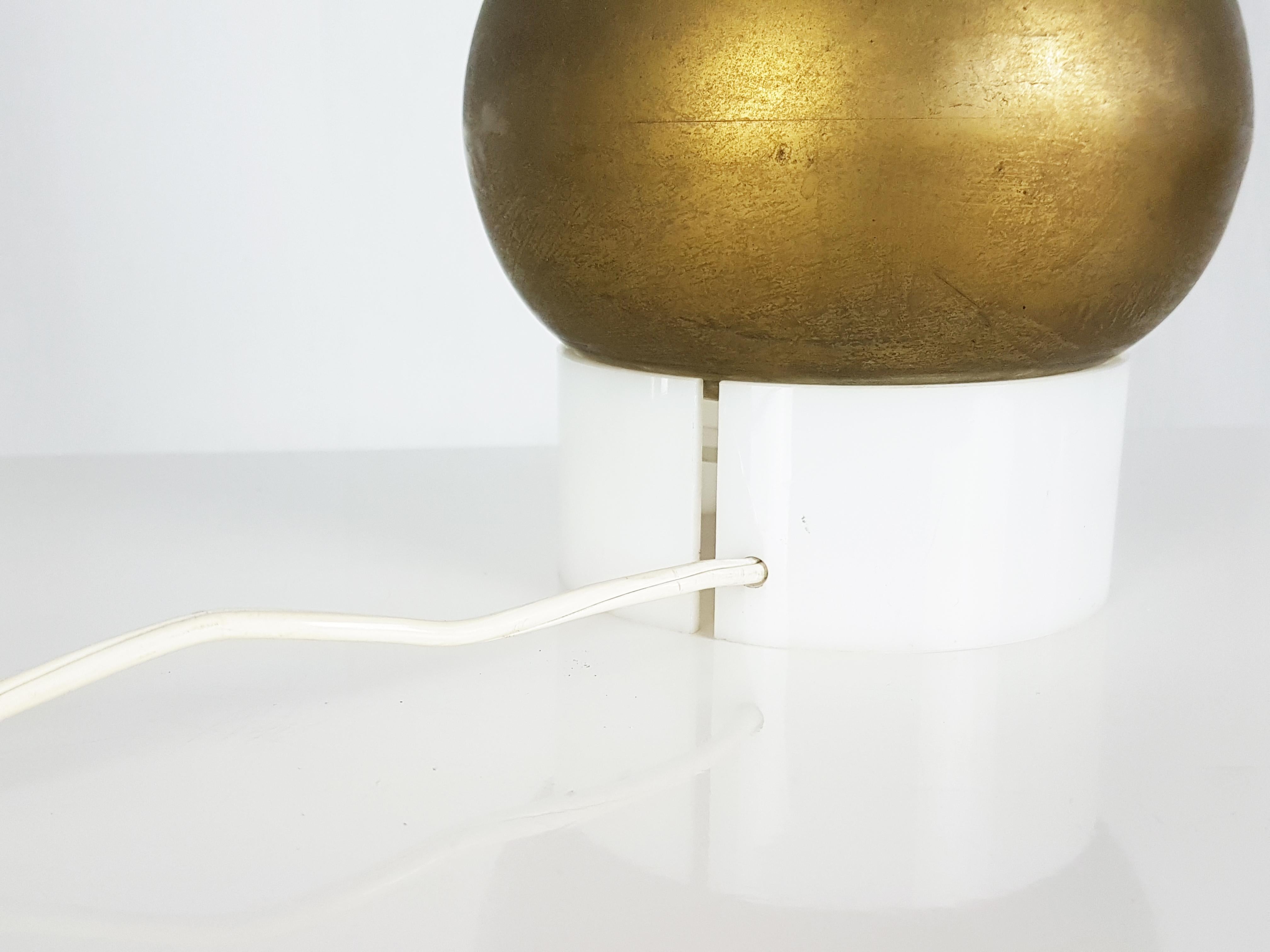 Mid-20th Century Italian White Perspex and Golden Metal 1960s Table Lamp with Cylindrical Shade