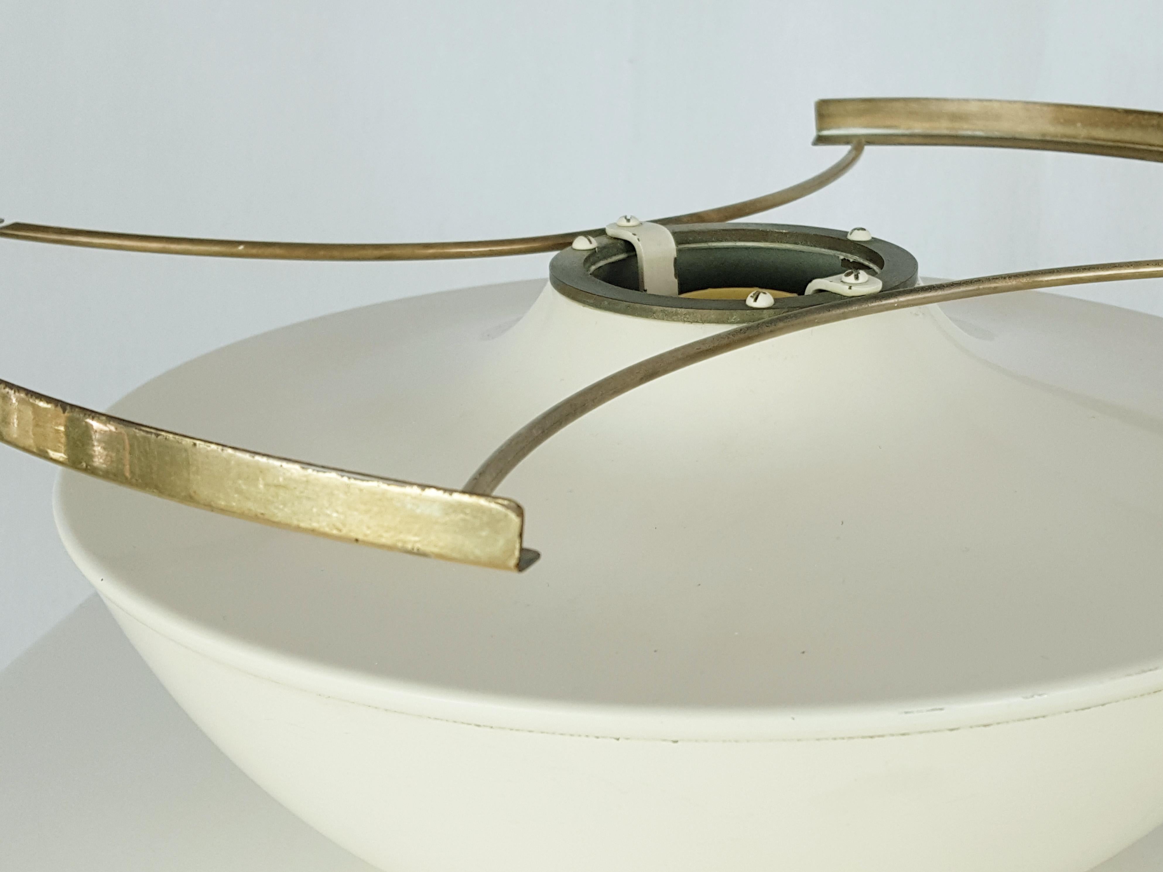 Italian White Perspex Shade, Ivory Aluminum and Brass 1960s Table Lamp In Good Condition For Sale In Varese, Lombardia