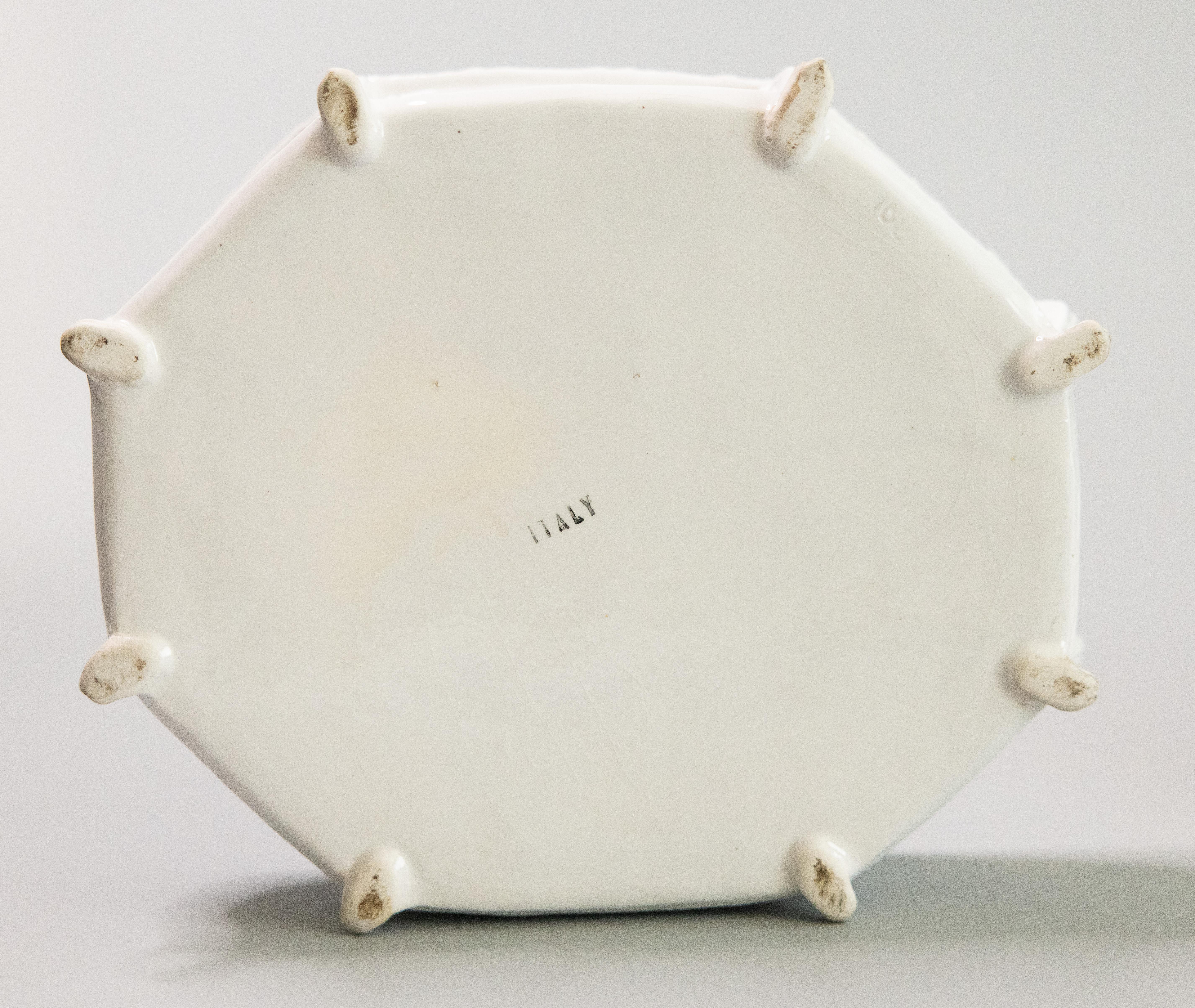 Soupière à couvercle en porcelaine blanche italienne Creamware Roses Centerpiece Bowl c.1950 en vente 6