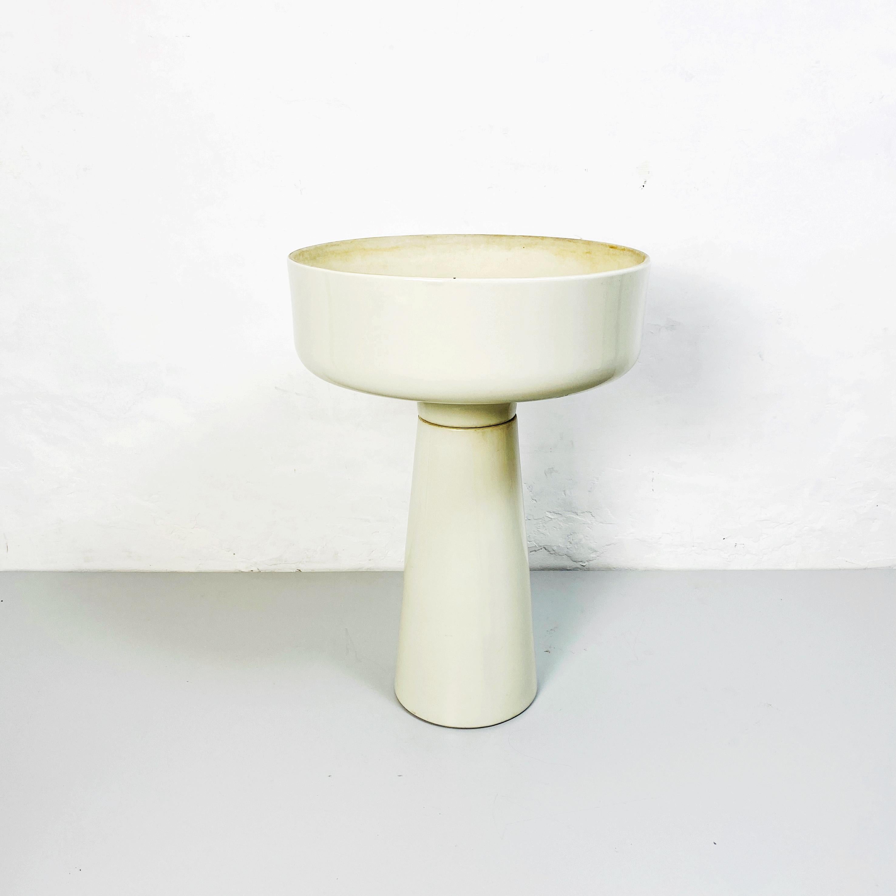 Italian White Porcelain Floor Planter by Angelo Mangiarotti for Brambilla, 1965s In Good Condition For Sale In MIlano, IT