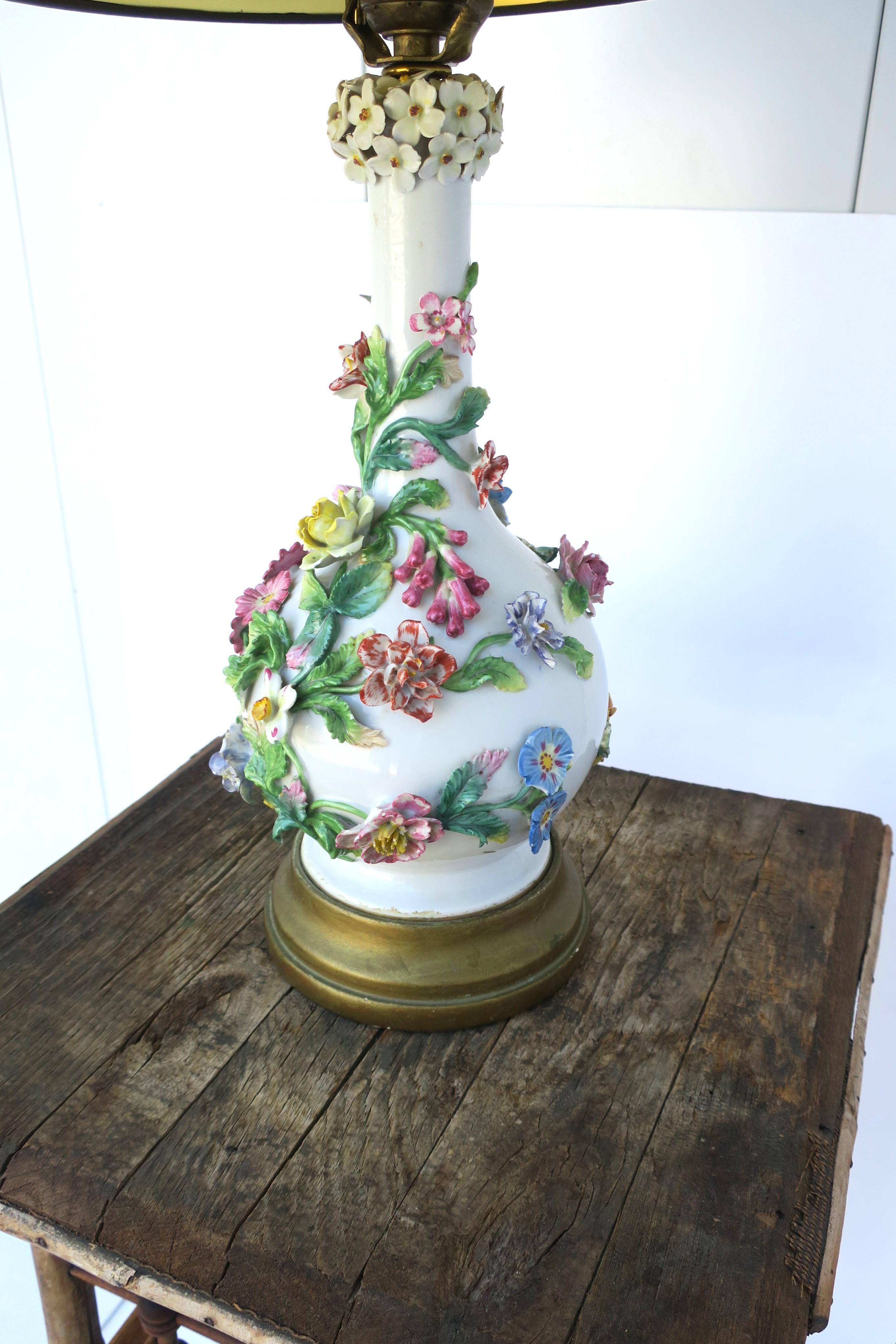Italian White Porcelain Lamp with Colorful Flowers, Leaves & Vines Capo di Monte For Sale 4