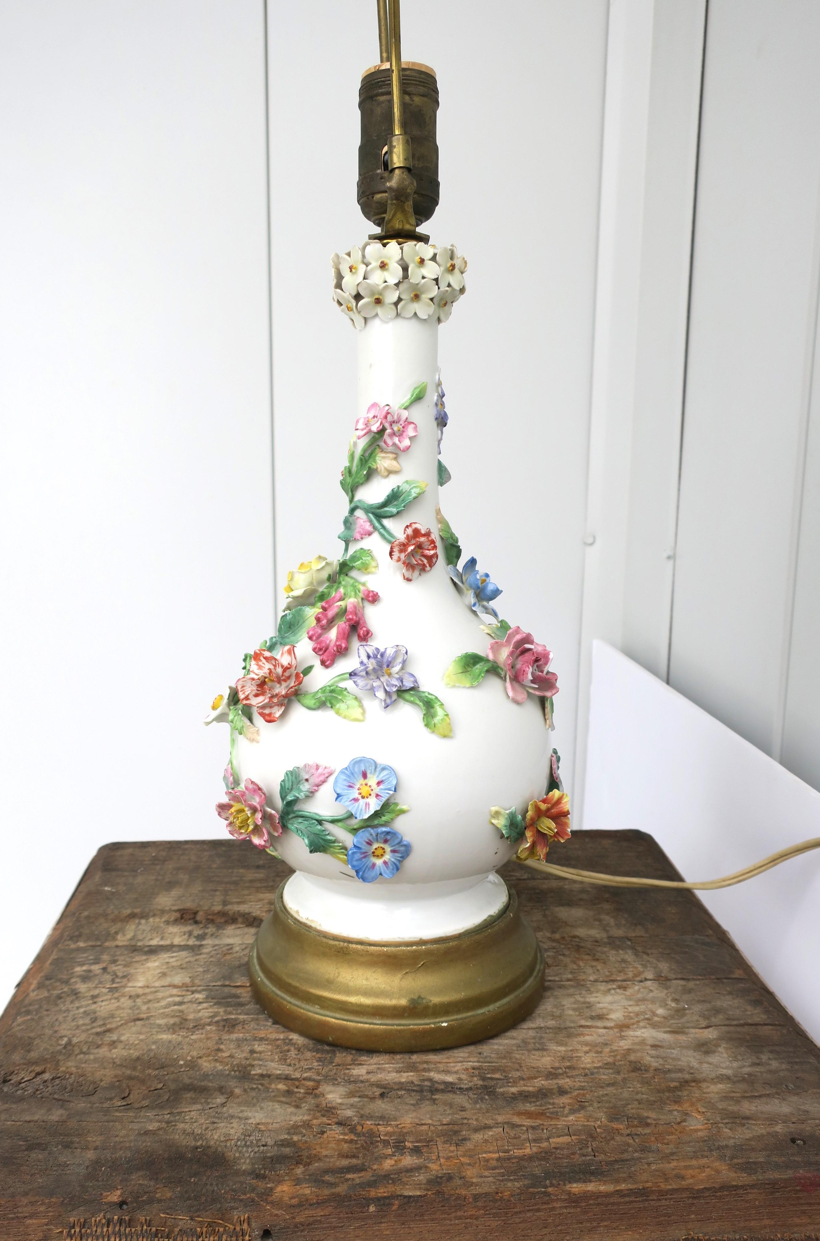 Italian White Porcelain Lamp with Colorful Flowers, Leaves & Vines Capo di Monte For Sale 6