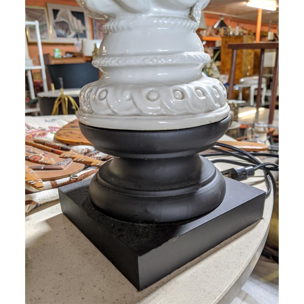 Italian White Porcelain Topiary Lamp In Fair Condition In Pasadena, TX