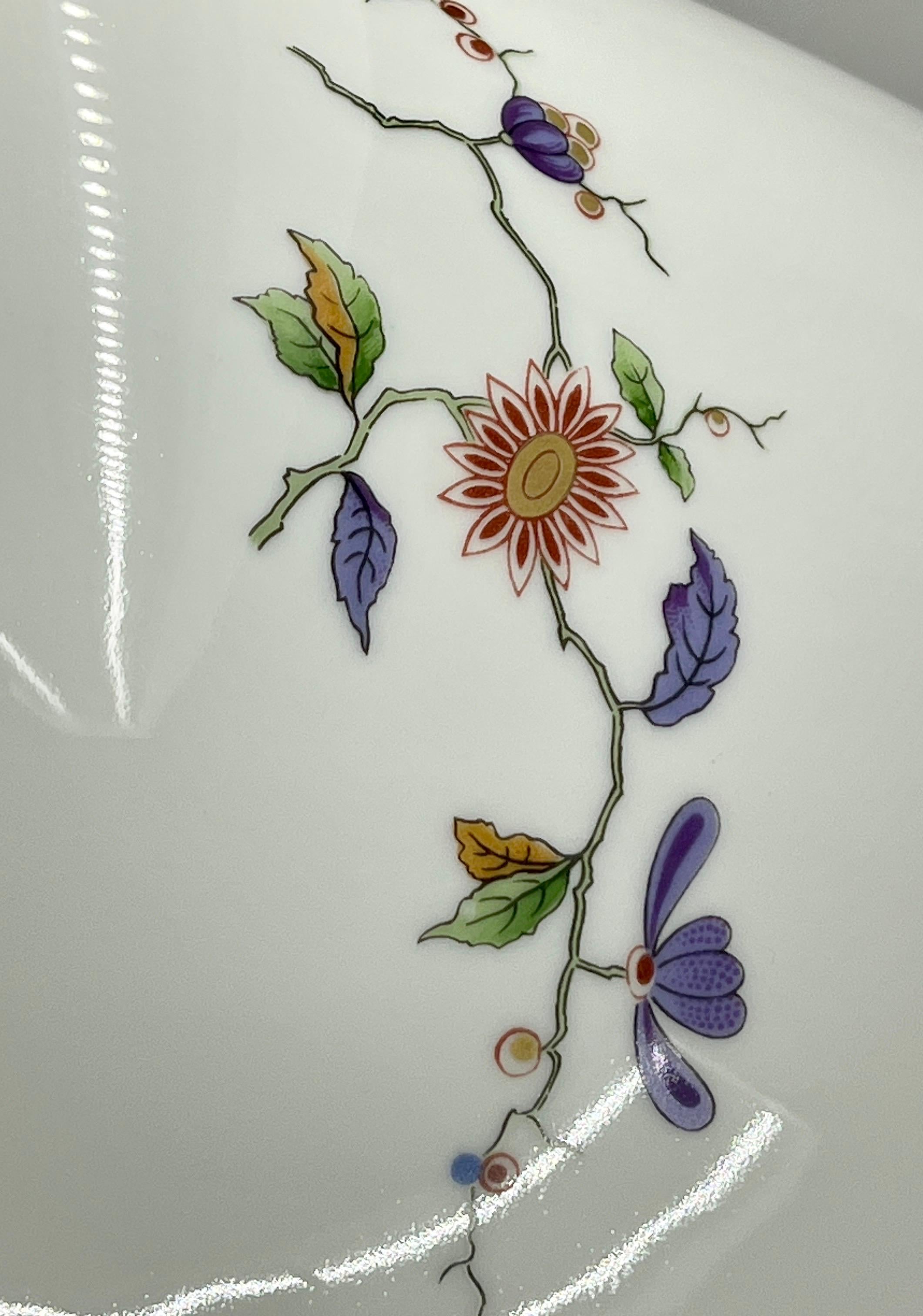 Italian White Porcelain Vase by Richard Ginori, Mid-Century, Flower Decorated 8