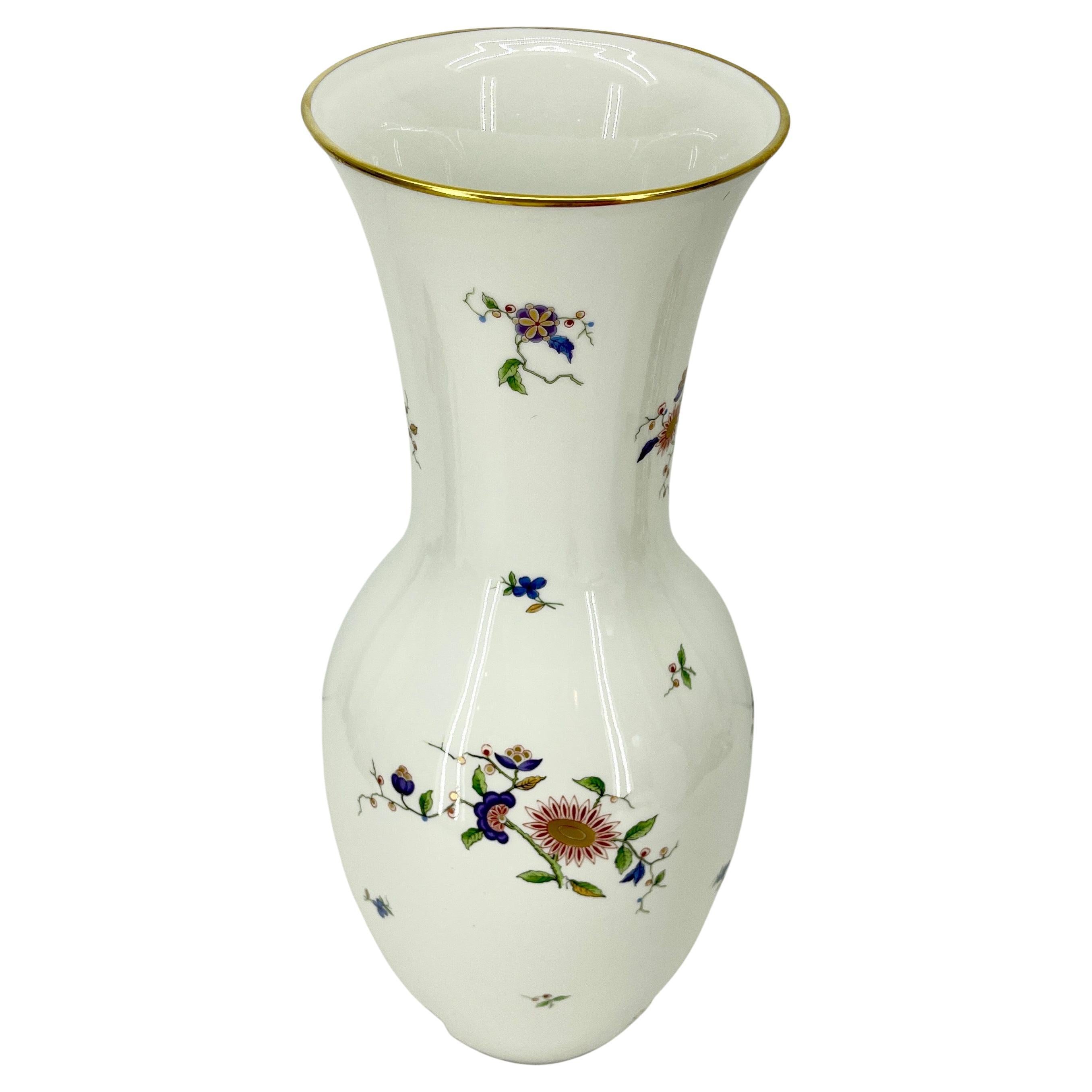 Italian White Porcelain Vase by Richard Ginori, Mid-Century, Flower Decorated 11