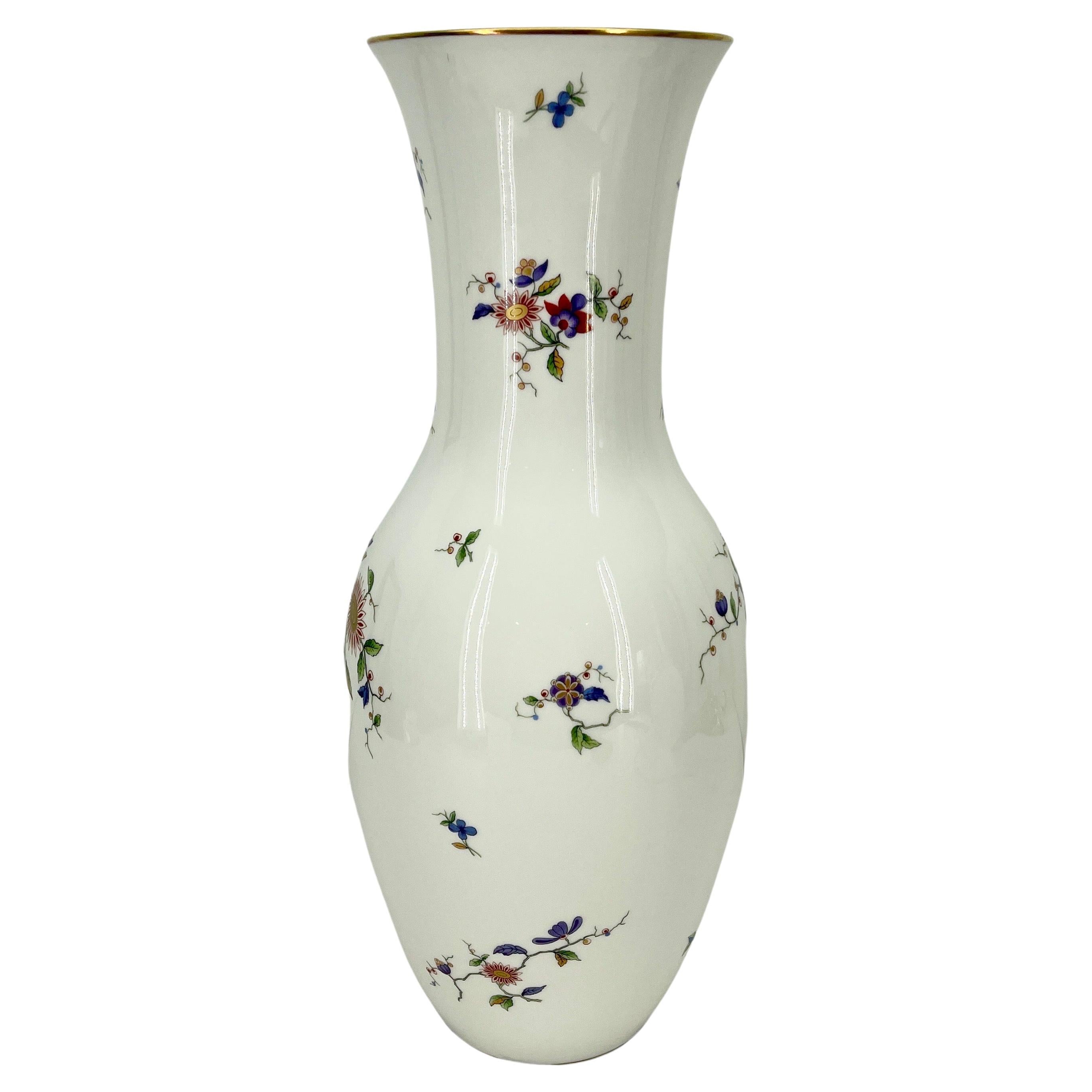 Tall Italian Richard Ginori Porcelain vase with Perfectly Detailed Flower Decorations.
Signed 