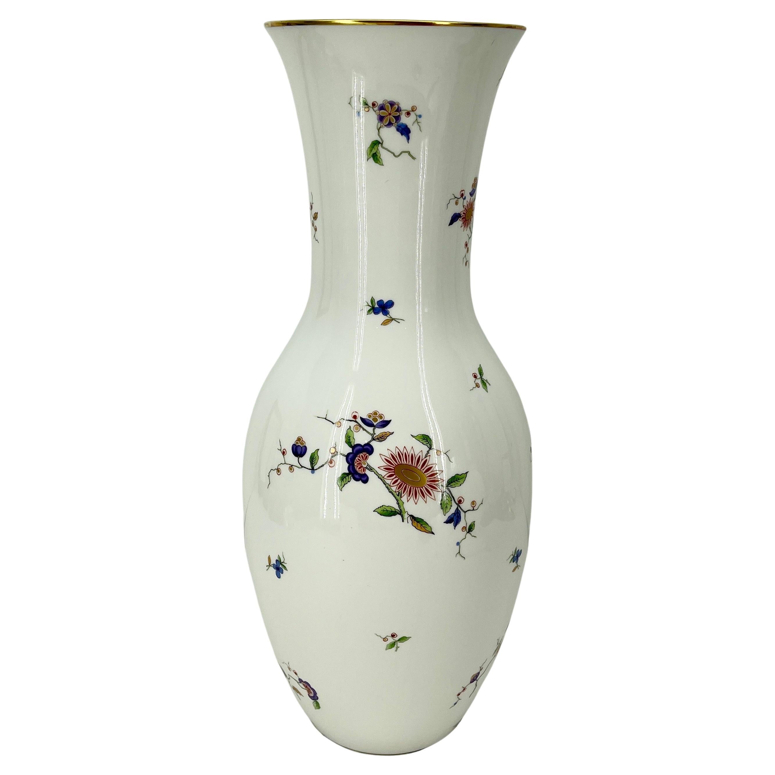 20th Century Italian White Porcelain Vase by Richard Ginori, Mid-Century, Flower Decorated