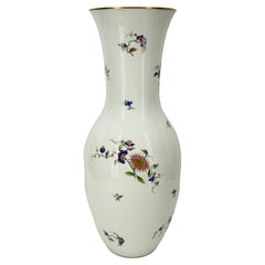 Italian White Porcelain Vase by Richard Ginori, Mid-Century, Flower Decorated