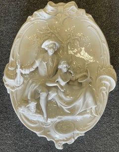 Plaque murale italienne en porcelaine blanche de Capo Di Monte