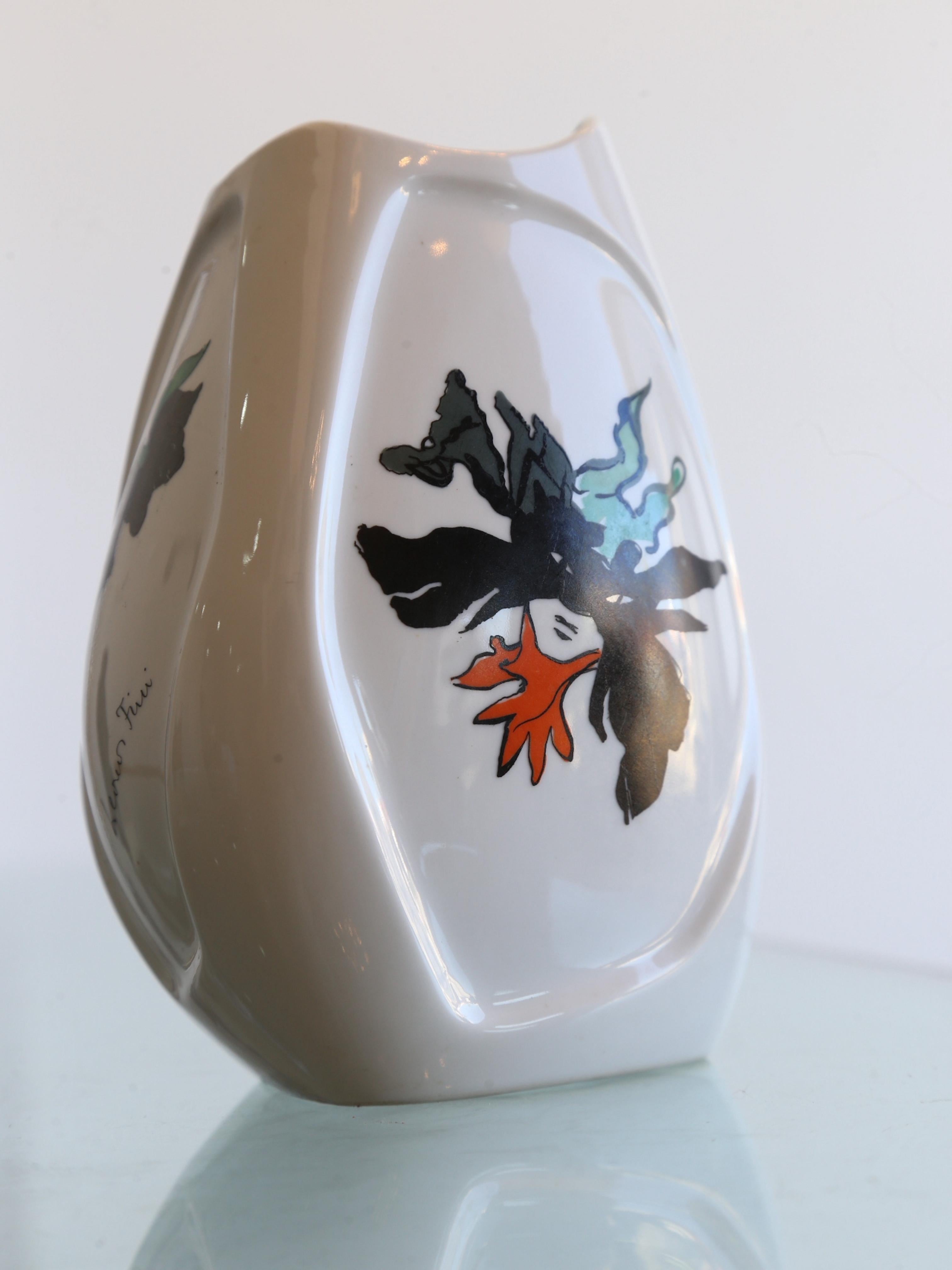 Mid-Century Modern Vase blanc italien à trois visages différents de Verbano, Italie, années 1960 en vente