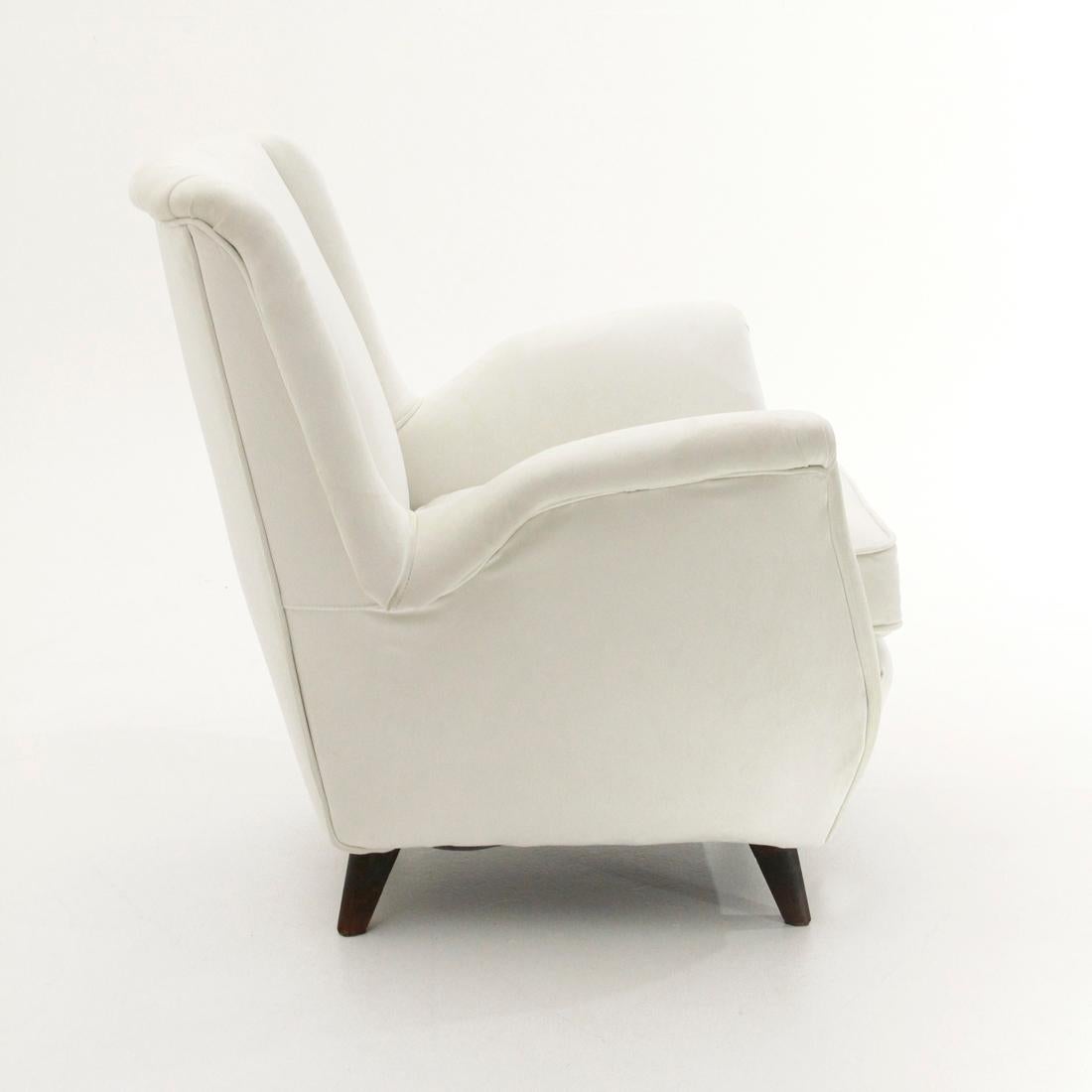 Italian White Velvet Armchair, 1950s In Good Condition For Sale In Savona, IT
