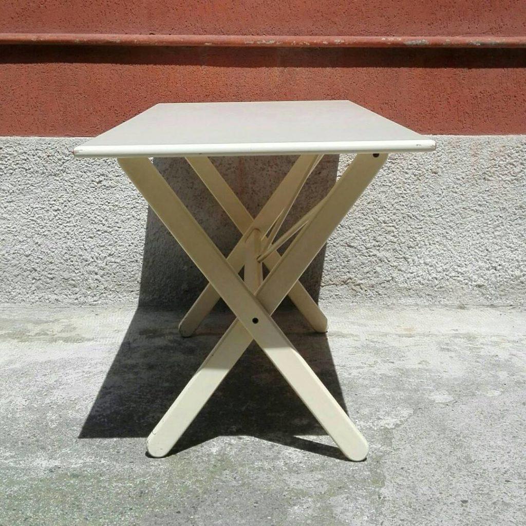 white wooden folding table