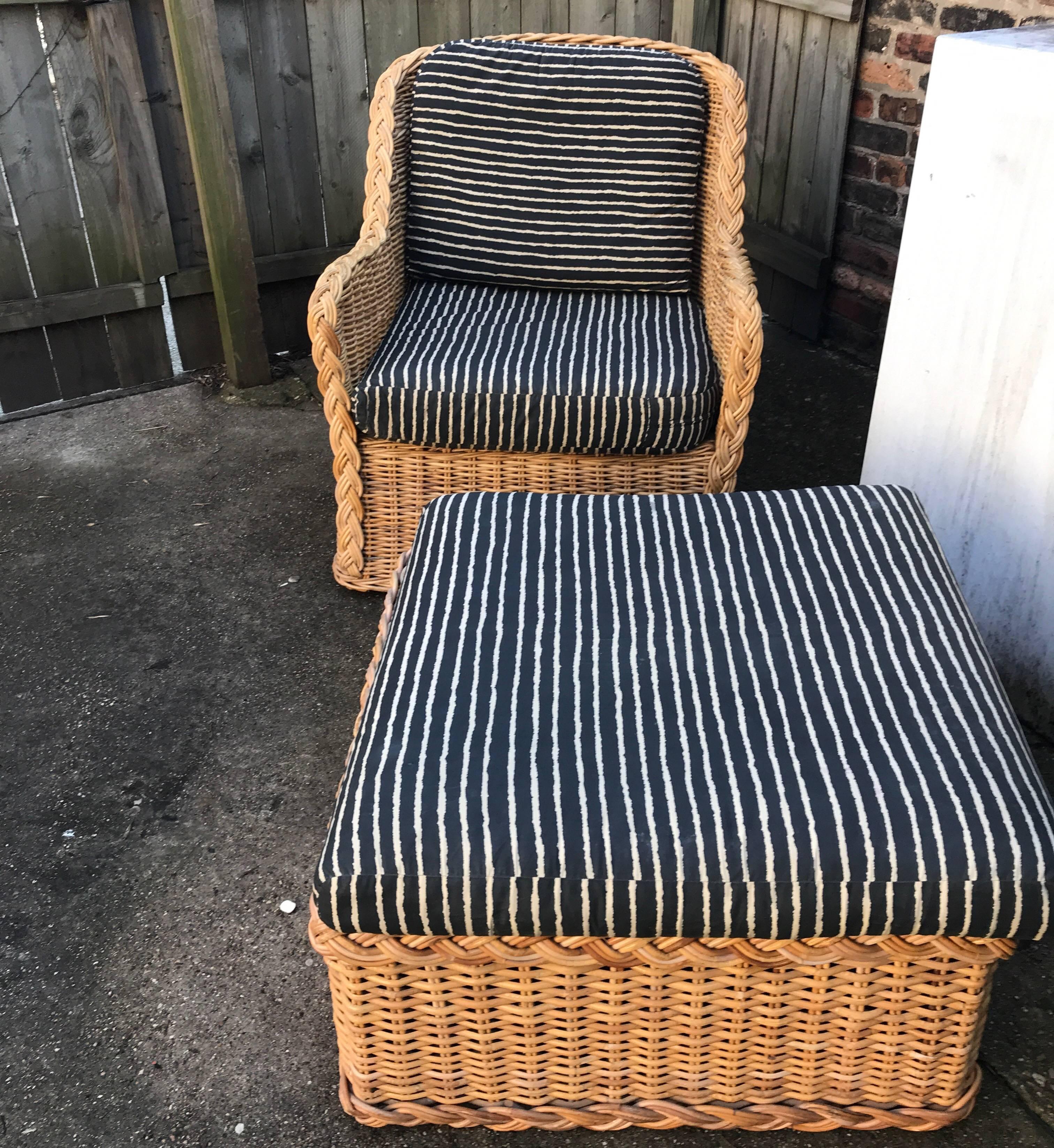 Italian Wicker Rattan Lounge Chair and Ottoman In Good Condition In Chicago, IL