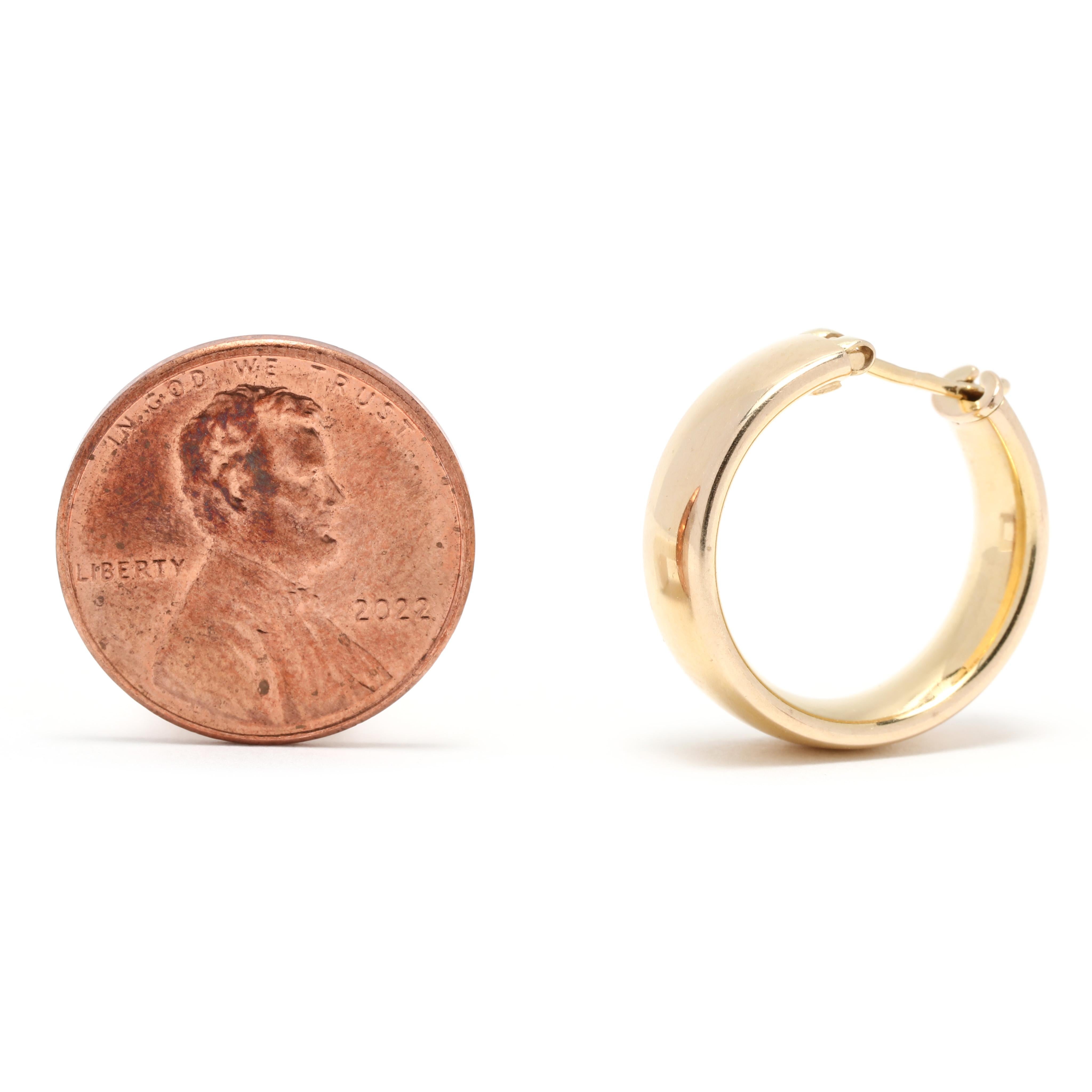 Italienische breite Goldcreolen-Ohrringe, 14K Gelbgold, Länge 5/8 Zoll, kleines Gold im Zustand „Gut“ in McLeansville, NC
