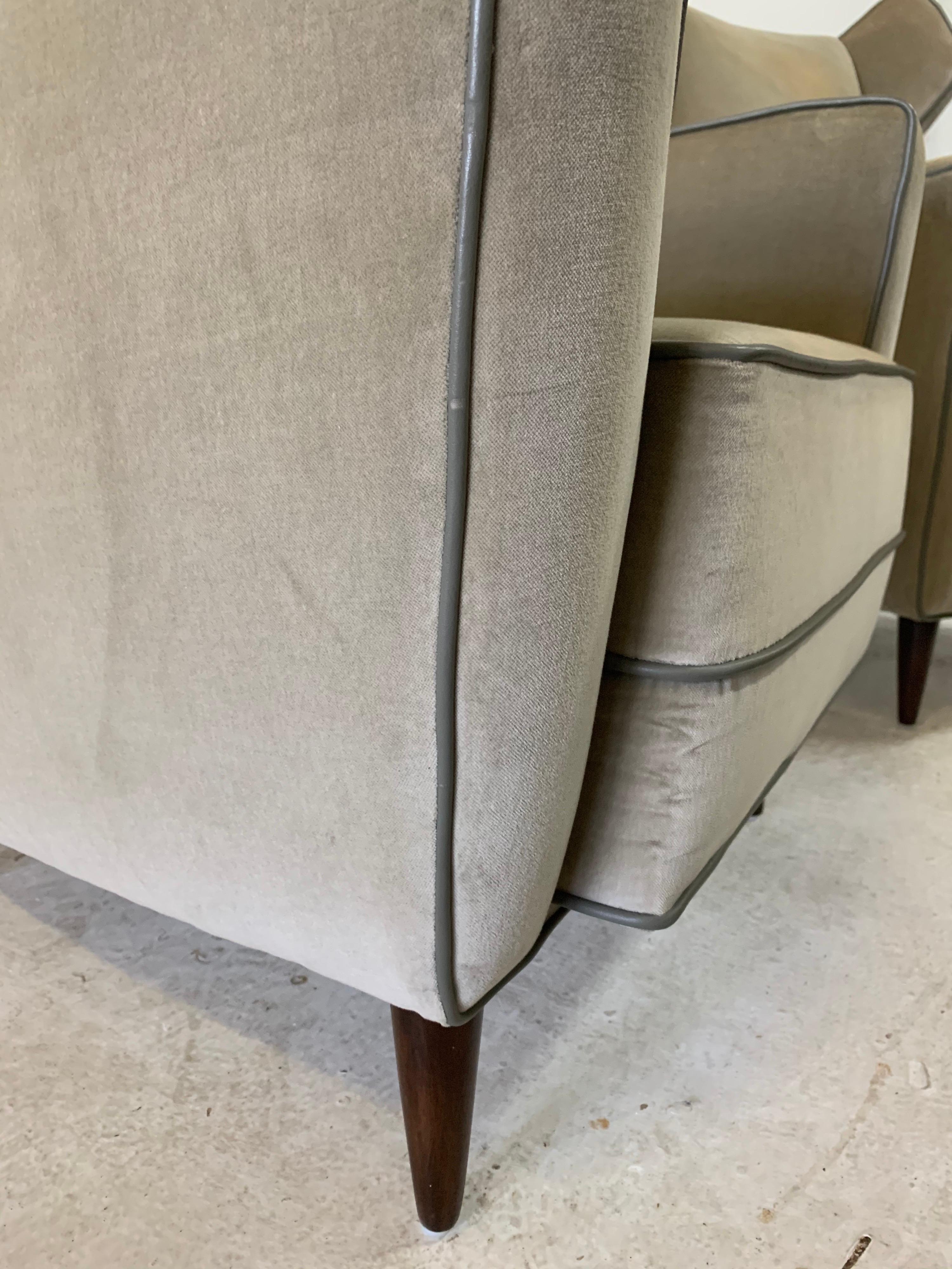 Italian Wing-Back Armchairs in the Style of Ponti, Pair In Good Condition For Sale In East Hampton, NY