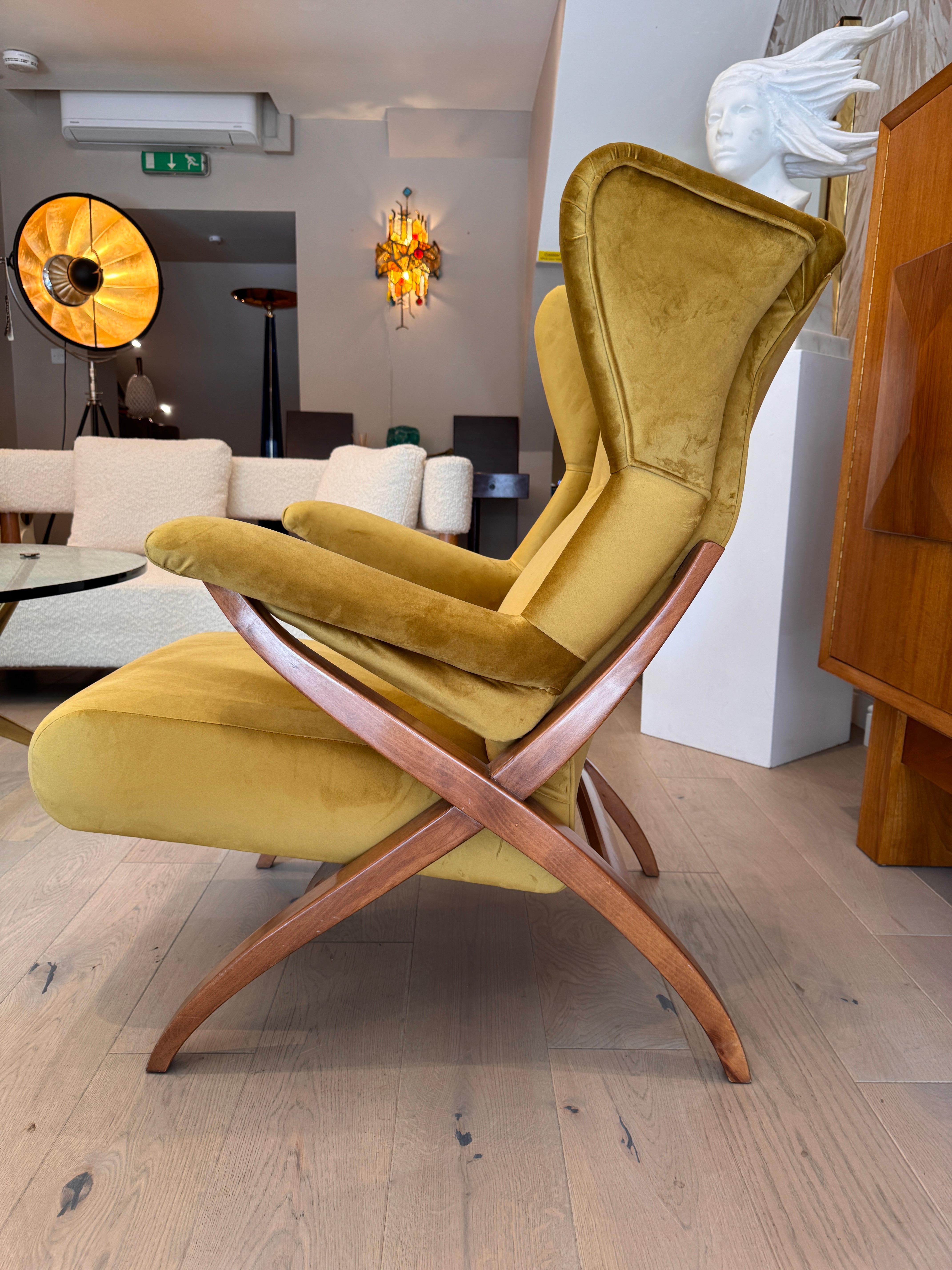 Fauteuil italien à oreilles par Franco Albini Bon état - En vente à London, GB