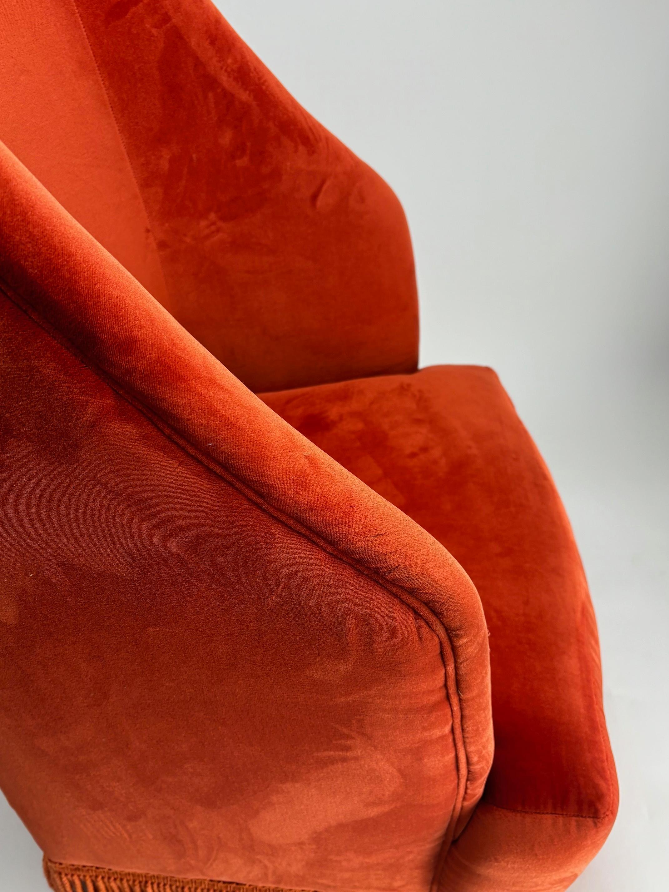 Sillón italiano orejero de estilo moderno de mediados de siglo finales del siglo XX en venta